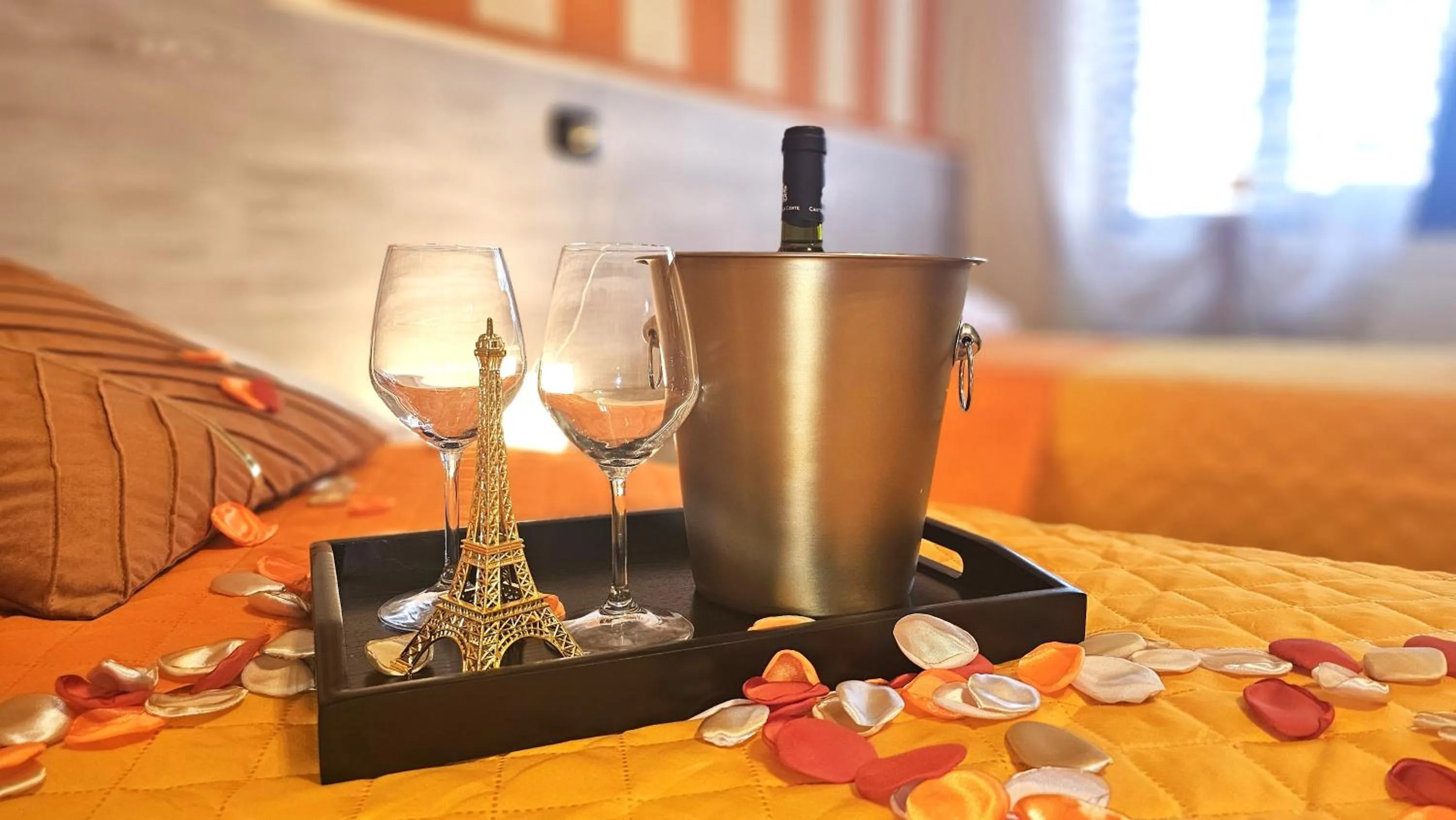 Bed in Opera et Love