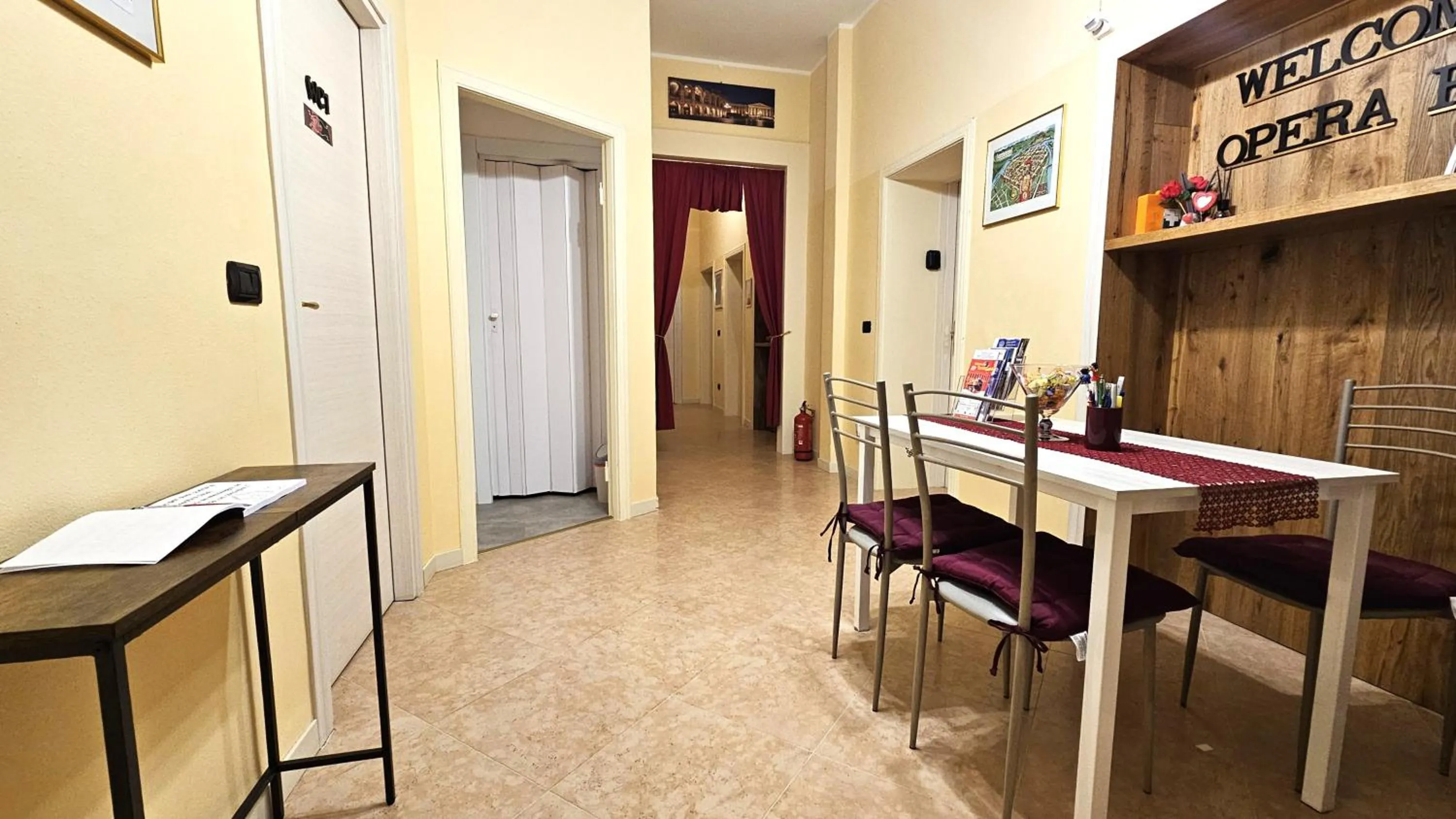 Lobby or reception in Opera et Love