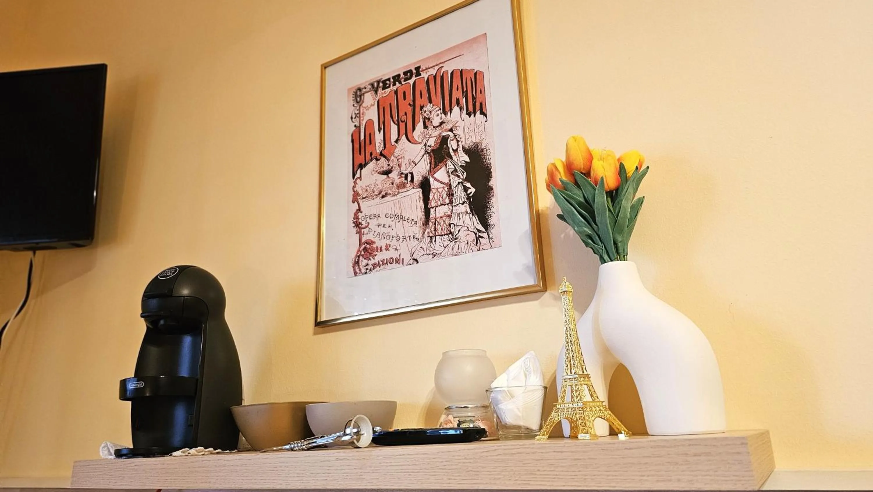 TV and multimedia in Opera et Love