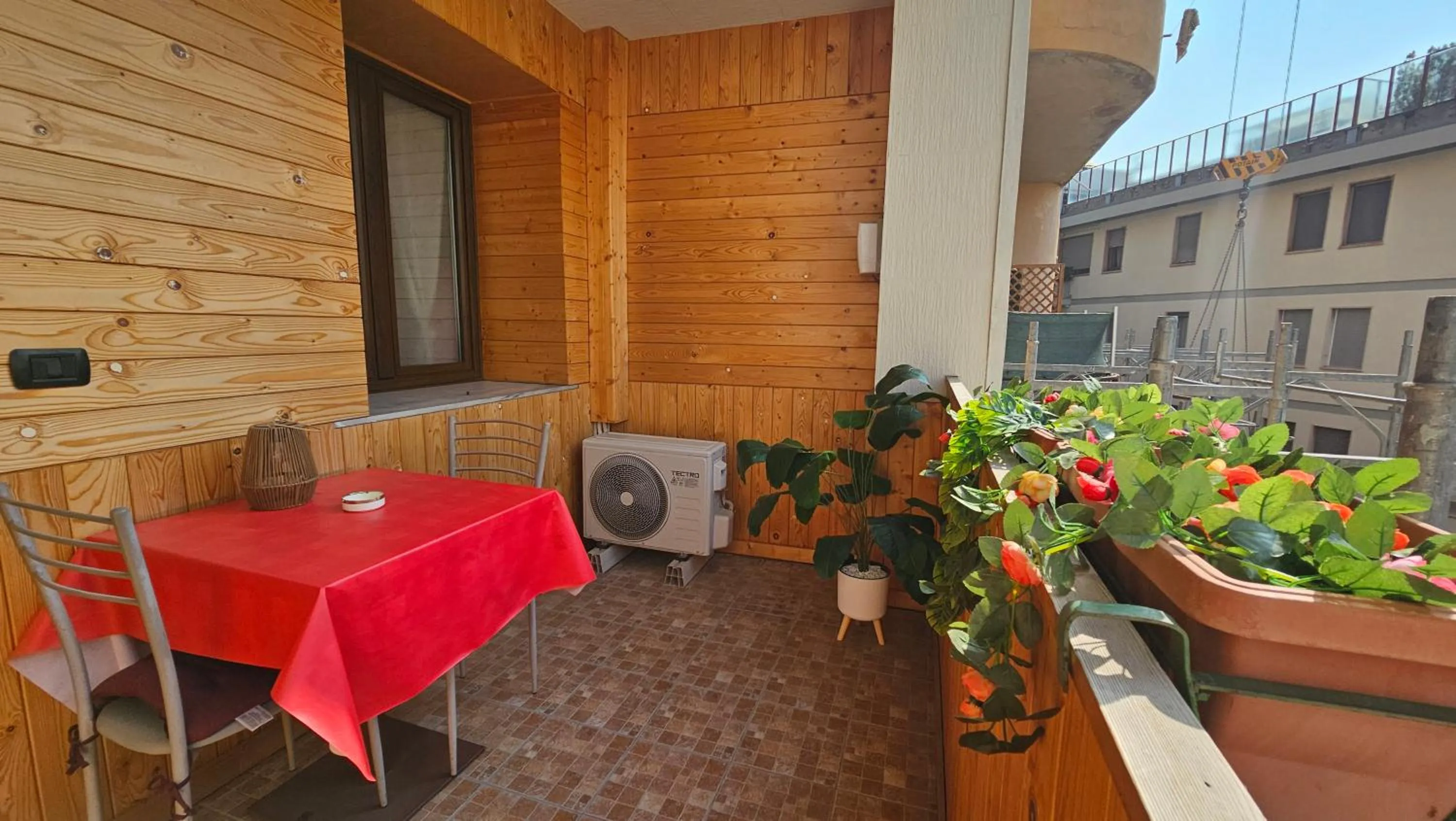 Patio in Opera et Love