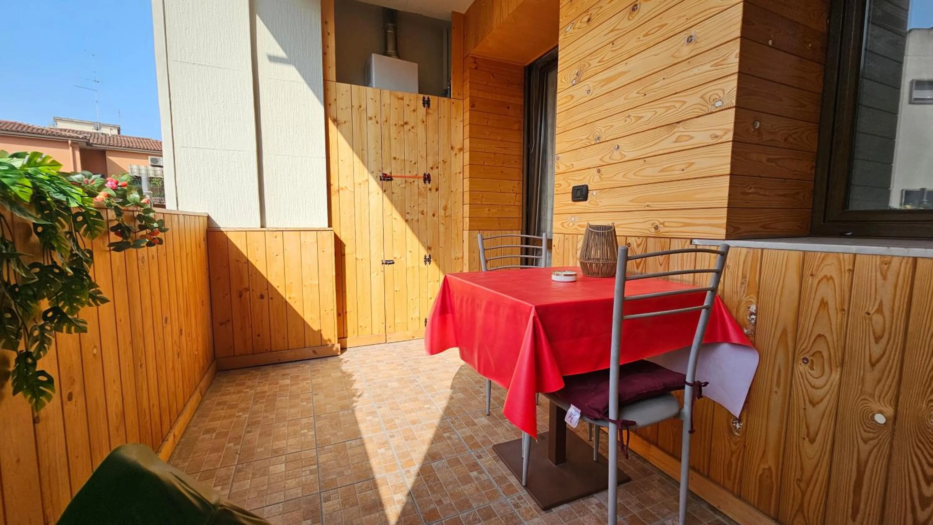 Patio in Opera et Love