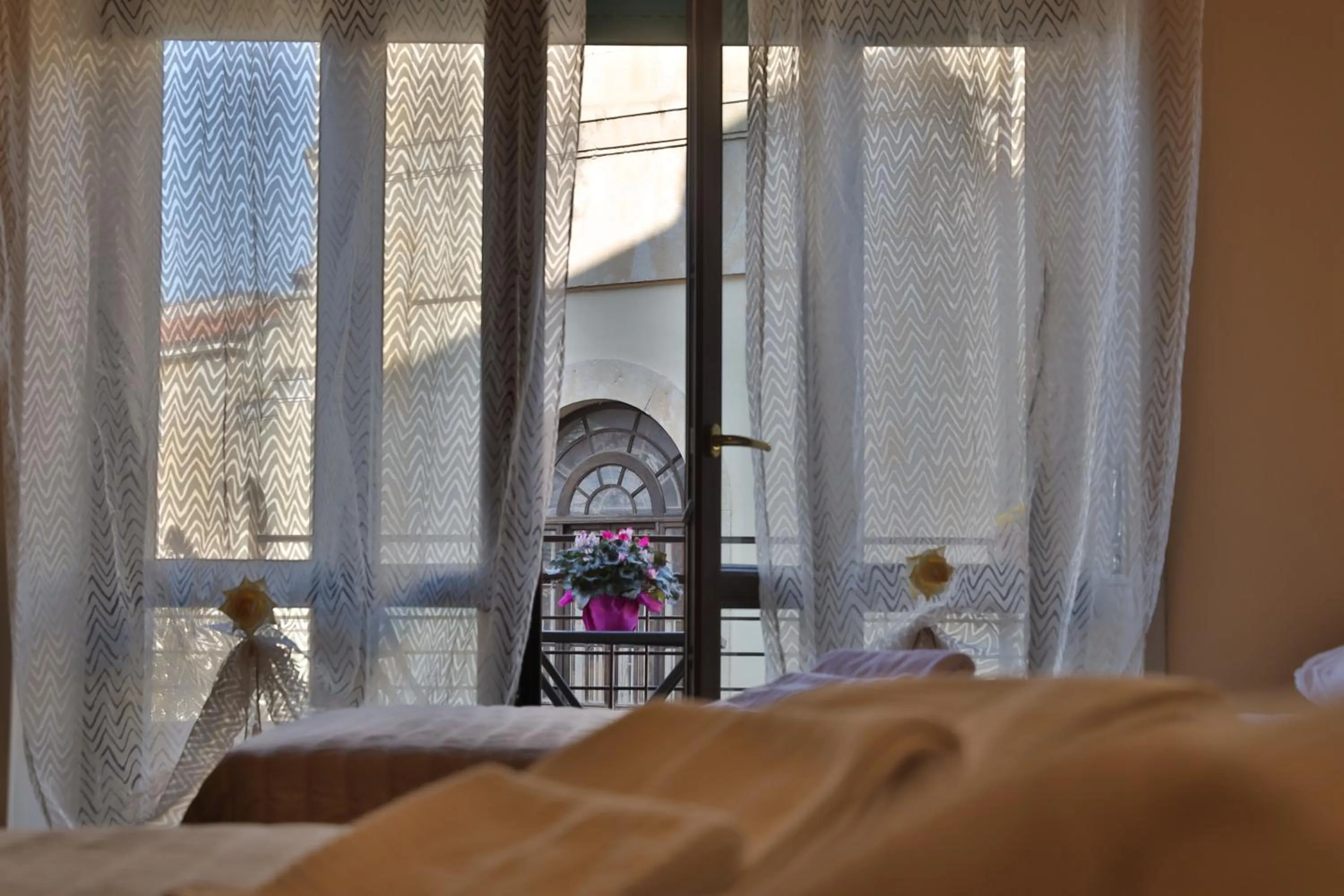 Photo of the whole room, Bed in L'OPERA ROOMS