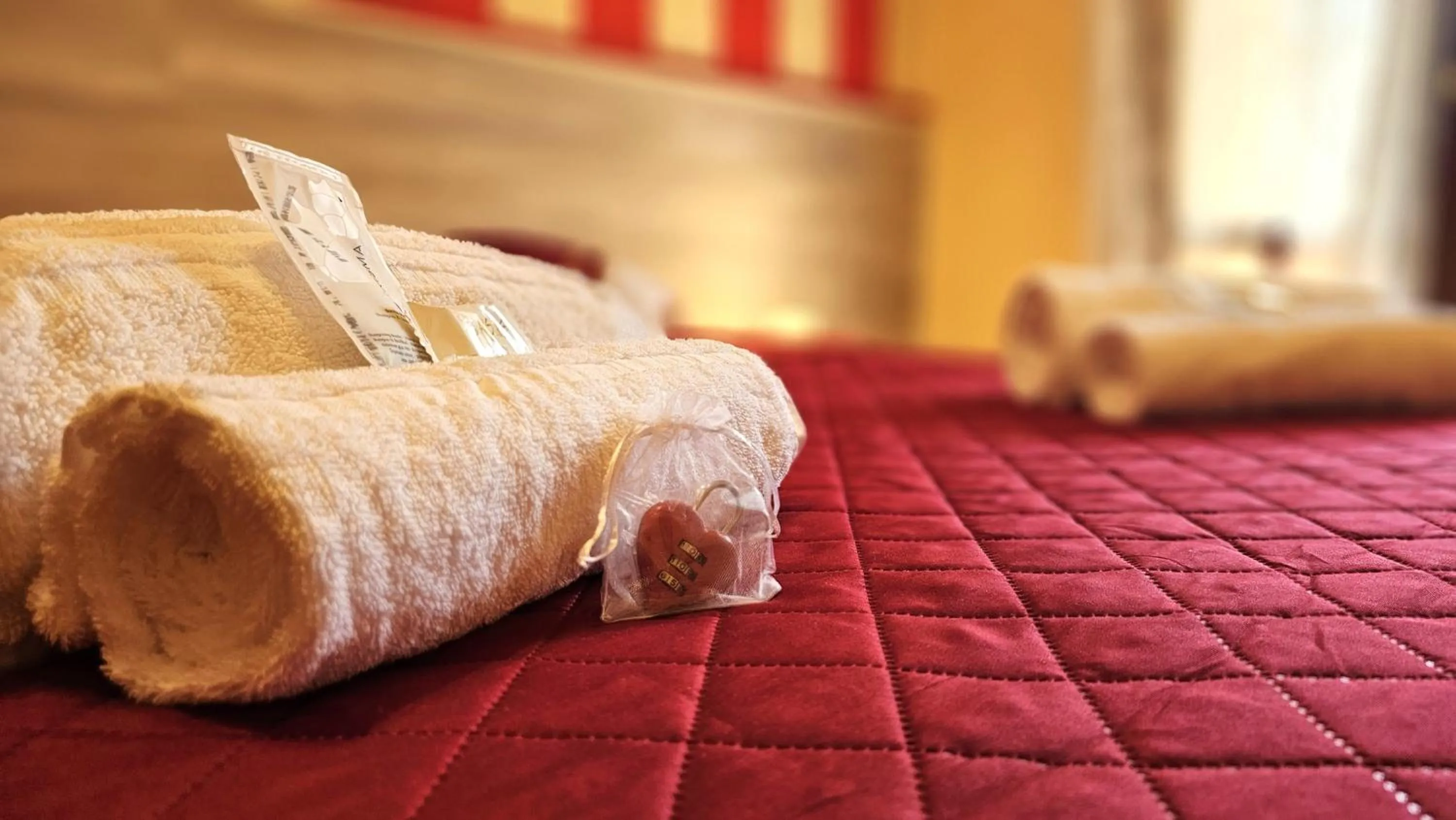 Bed in Opera et Love