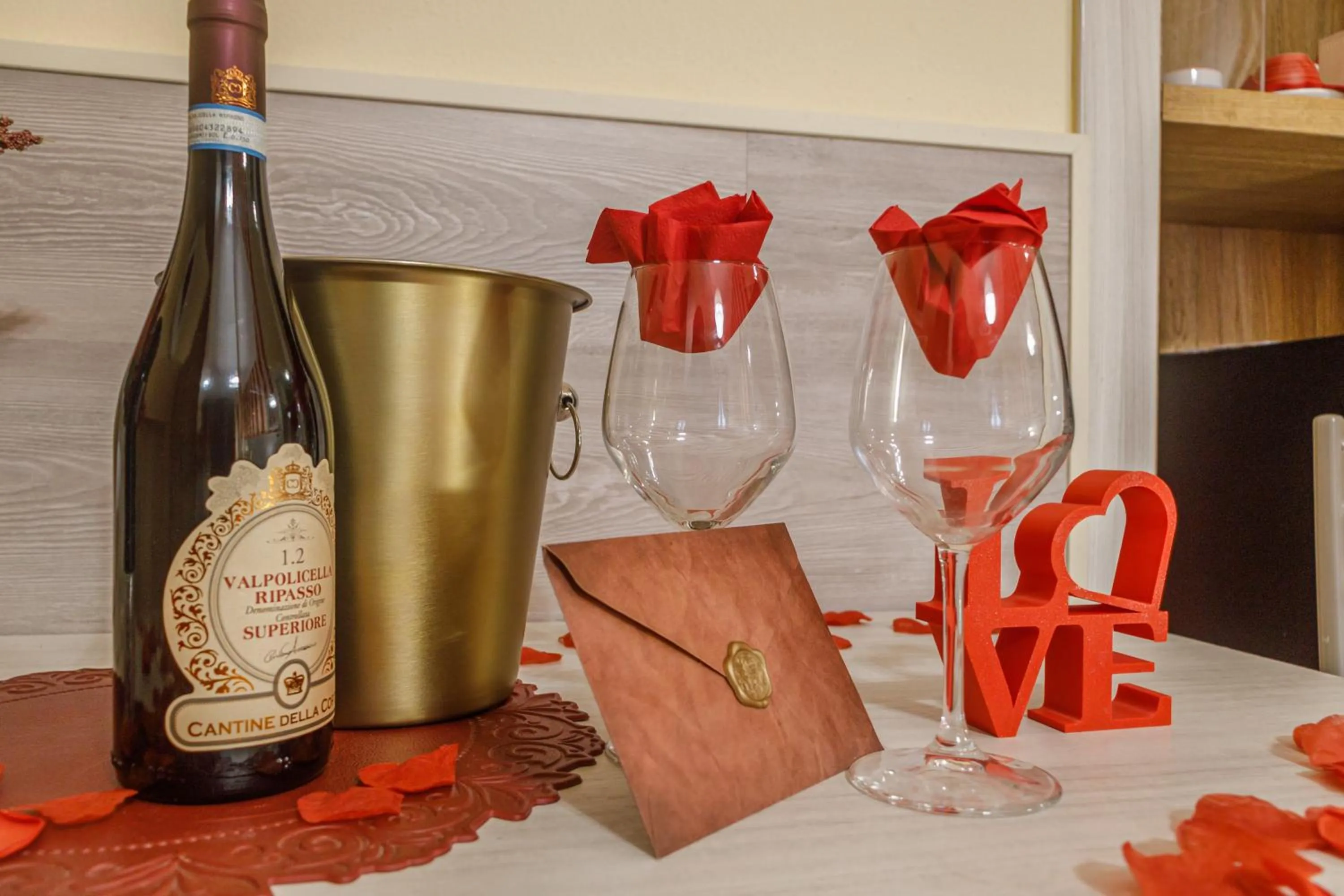 OPERA et LOVE - 200m dall'Arena con convenzione per Parcheggio e Colazione in pasticceria adiacente