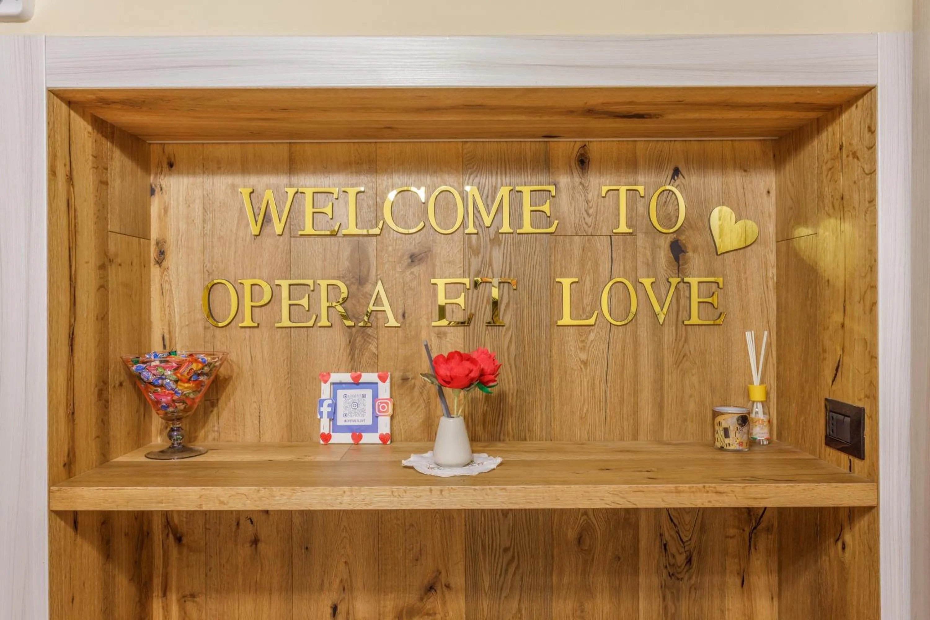 OPERA et LOVE - 200m dall'Arena con convenzione per Parcheggio e Colazione in pasticceria adiacente