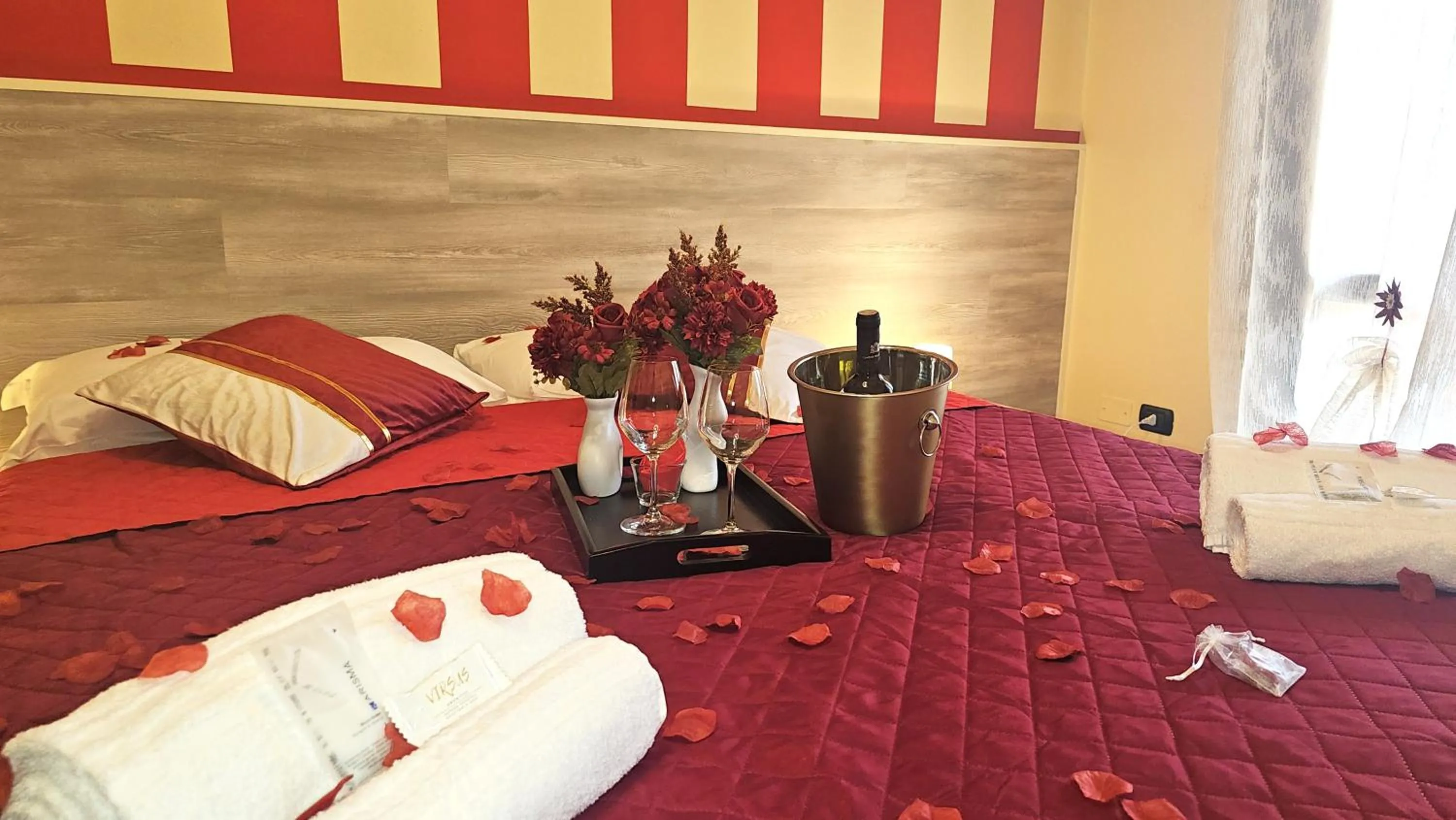 Bed in Opera et Love