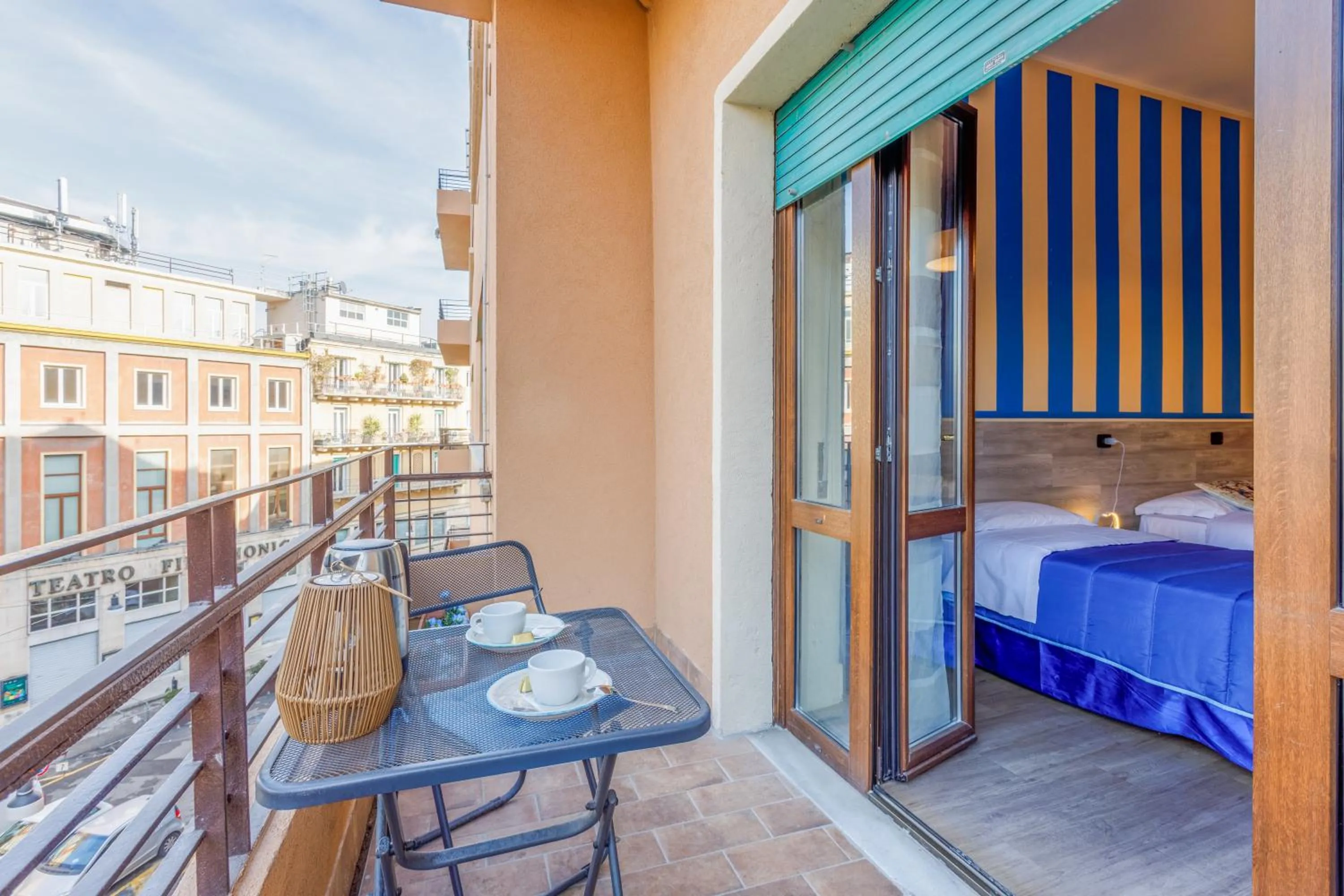 Bed in OPERA et LOVE - 200m dall'Arena con convenzione per Parcheggio e Colazione in pasticceria adiacente