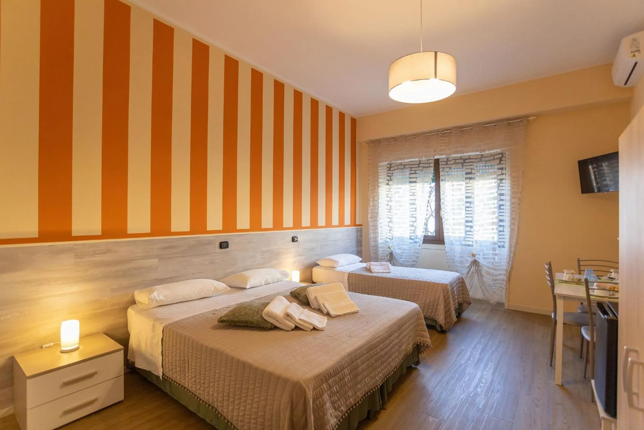 Photo of the whole room, Bed in L'OPERA ROOMS