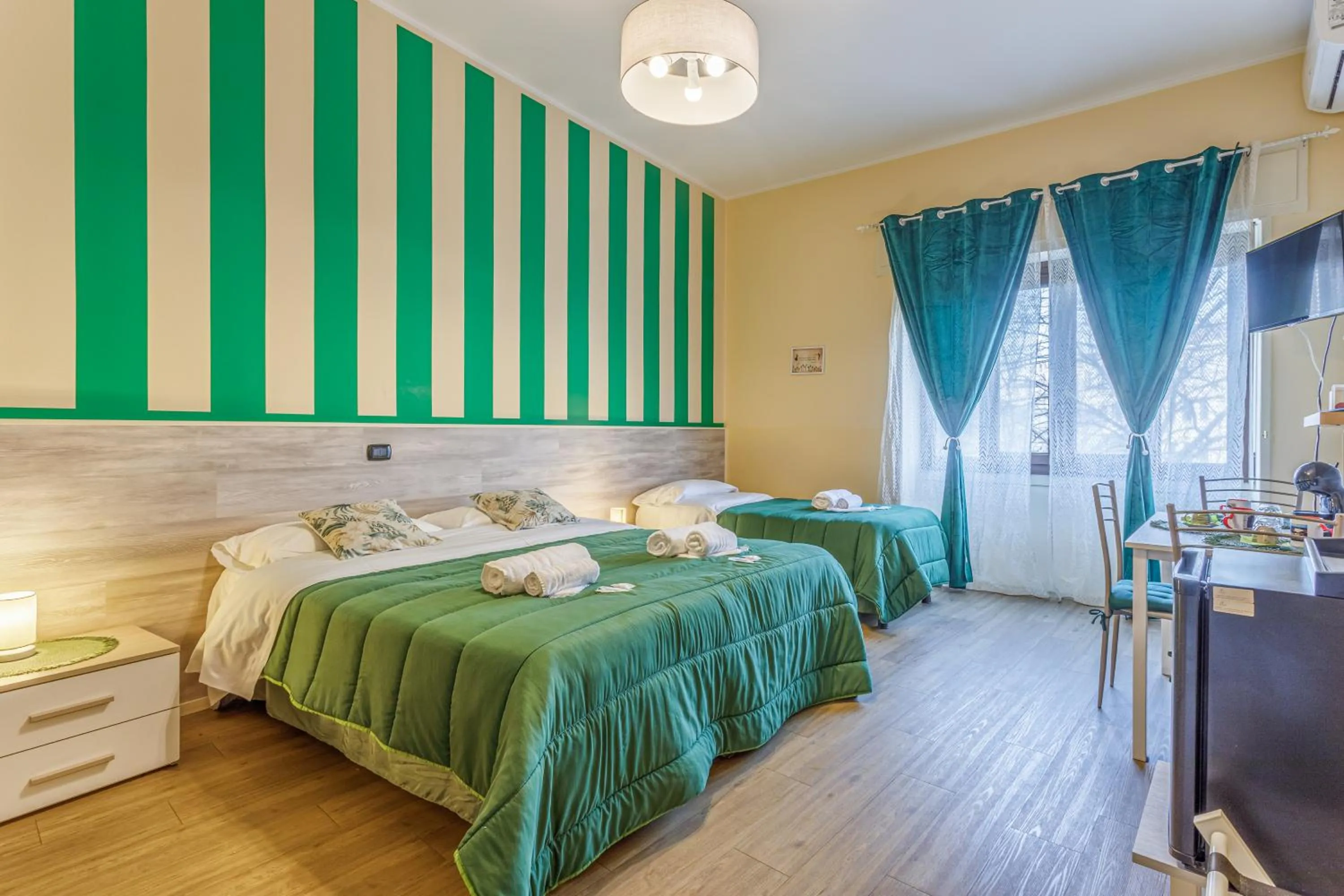 Bed in OPERA et LOVE - 200m dall'Arena con convenzione per Parcheggio e Colazione in pasticceria adiacente