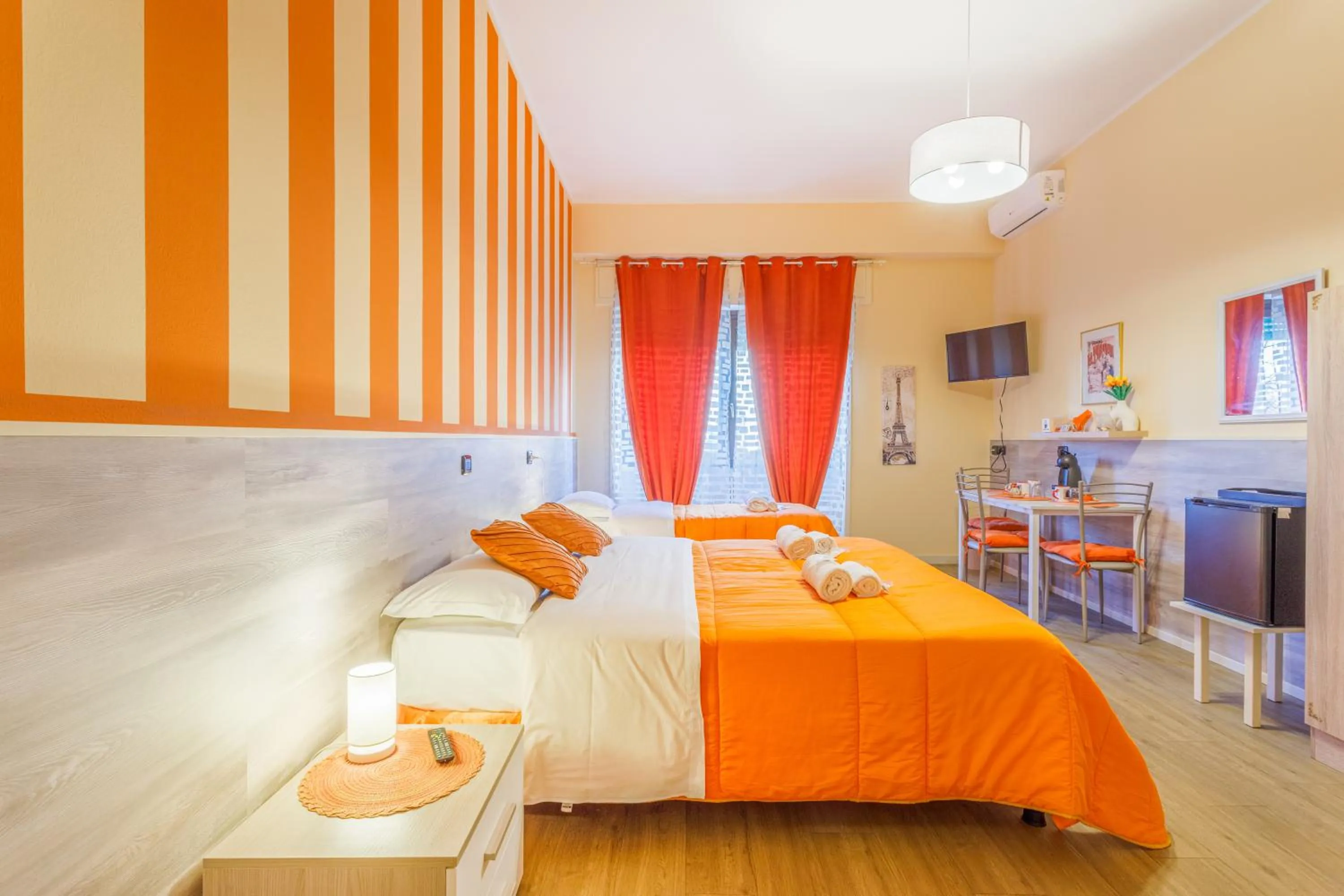 Bed in OPERA et LOVE - 200m dall'Arena con convenzione per Parcheggio e Colazione in pasticceria adiacente