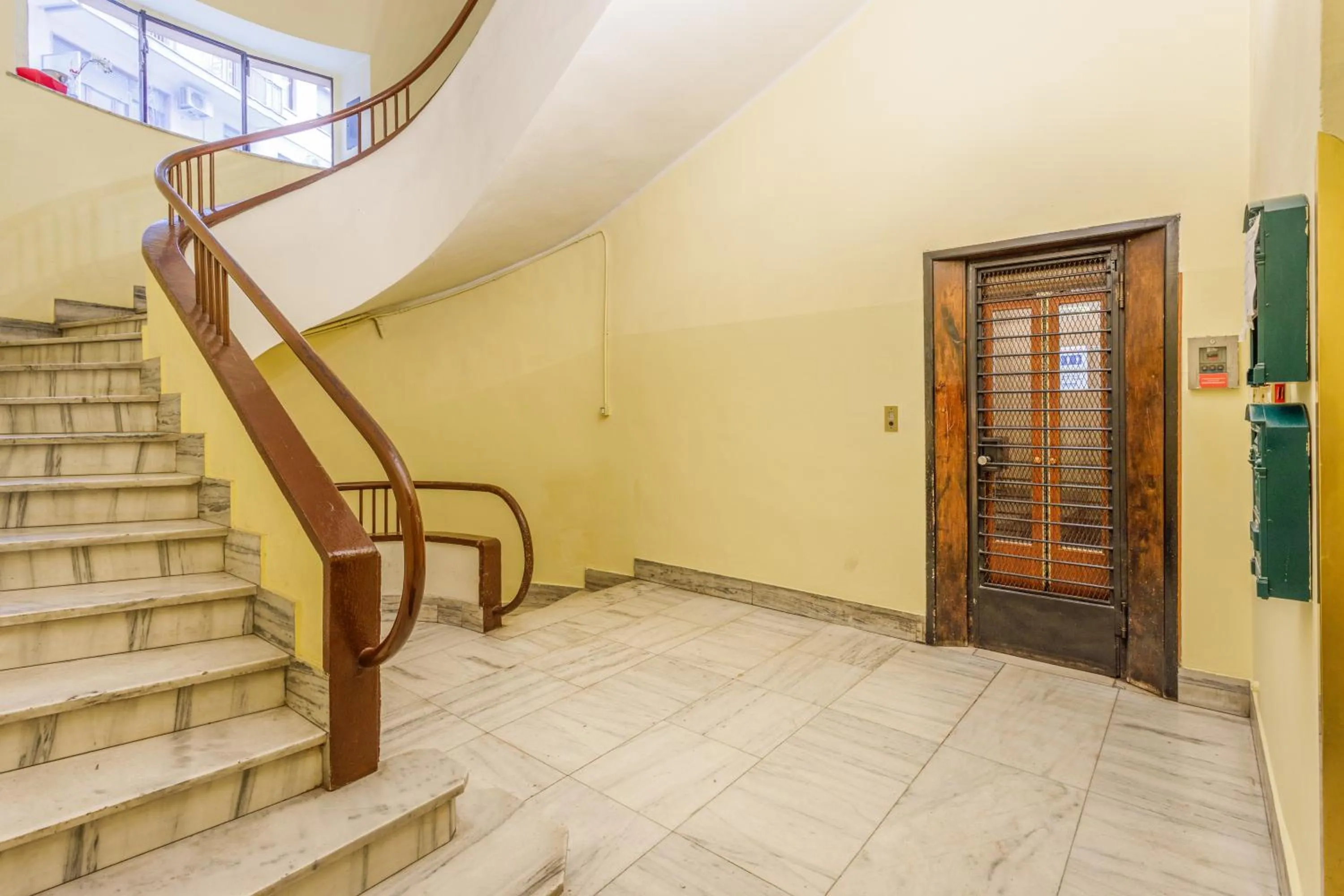 OPERA et LOVE - 200m dall'Arena con convenzione per Parcheggio e Colazione in pasticceria adiacente