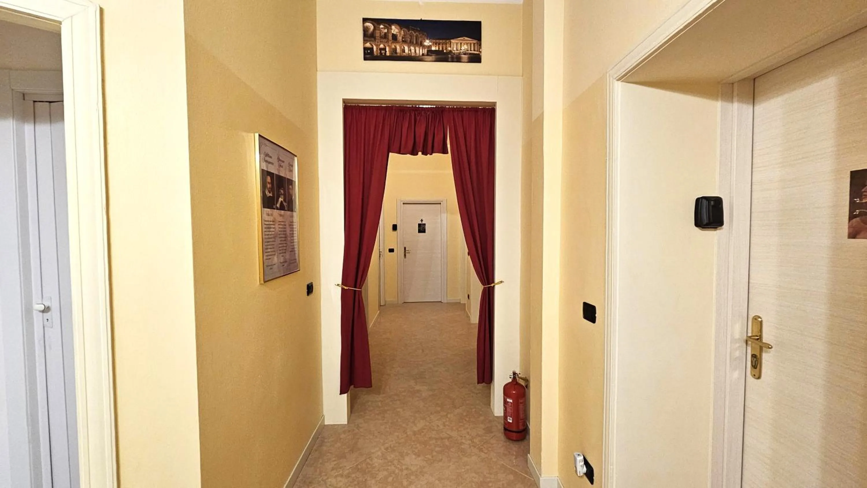 Lobby or reception in Opera et Love