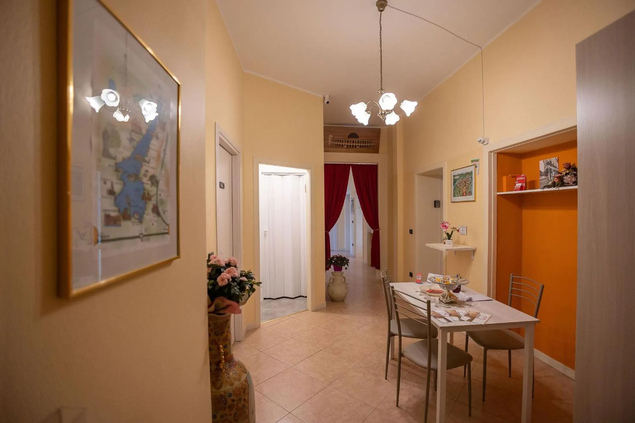 Lobby or reception in L'OPERA ROOMS