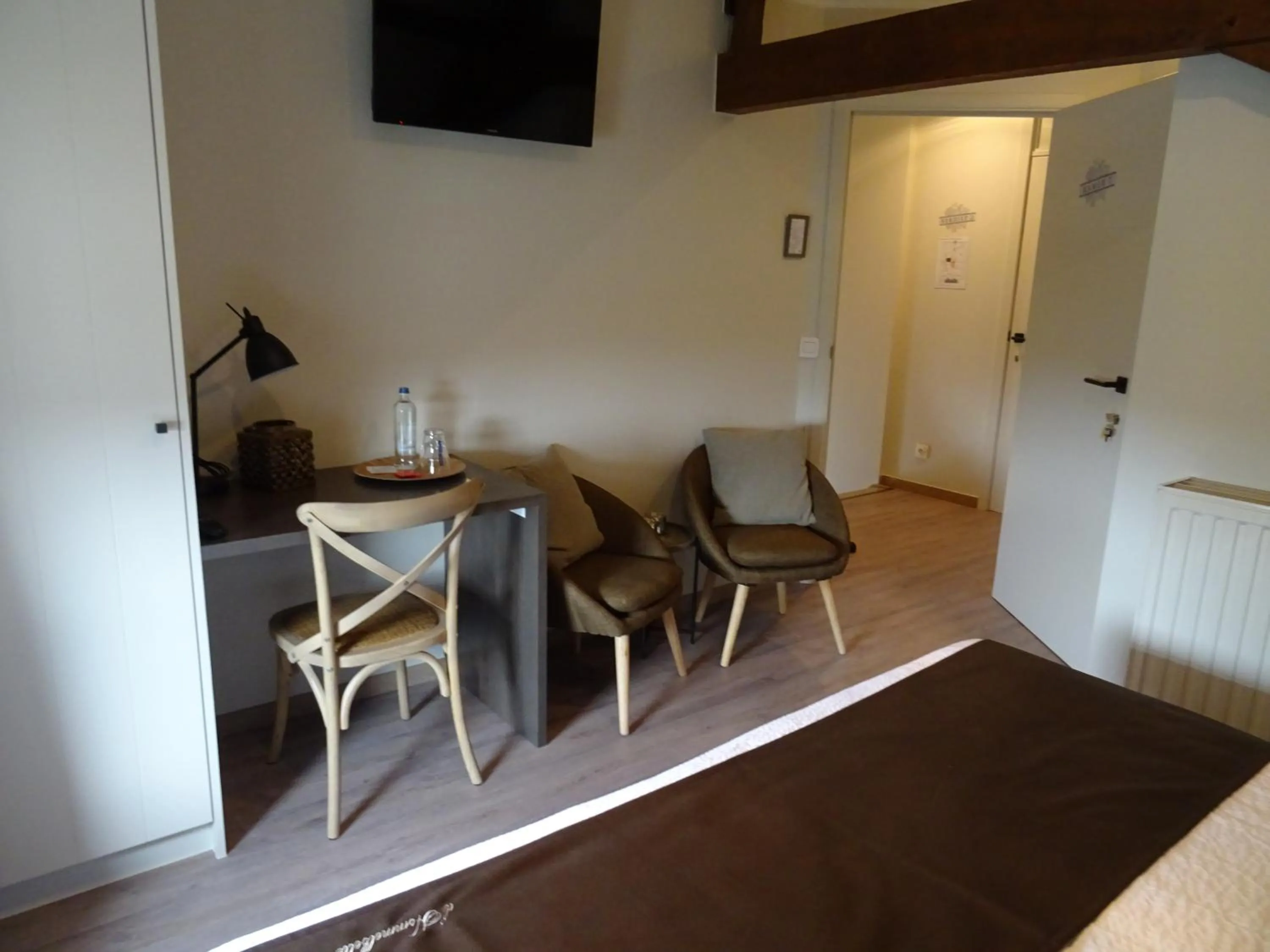 Photo of the whole room in D'Hommelbelle