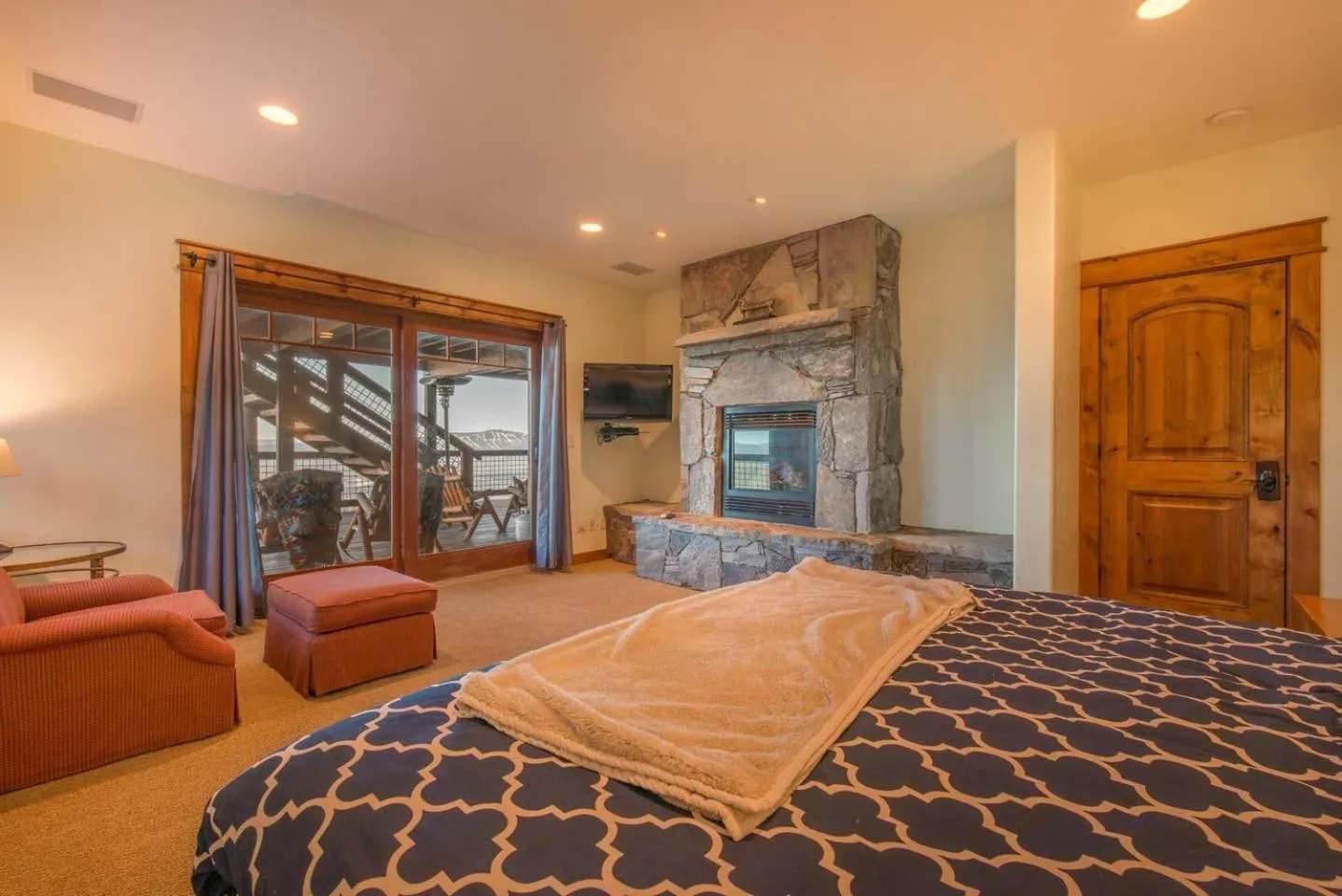 Bed in Skislope-Tahoe Villa