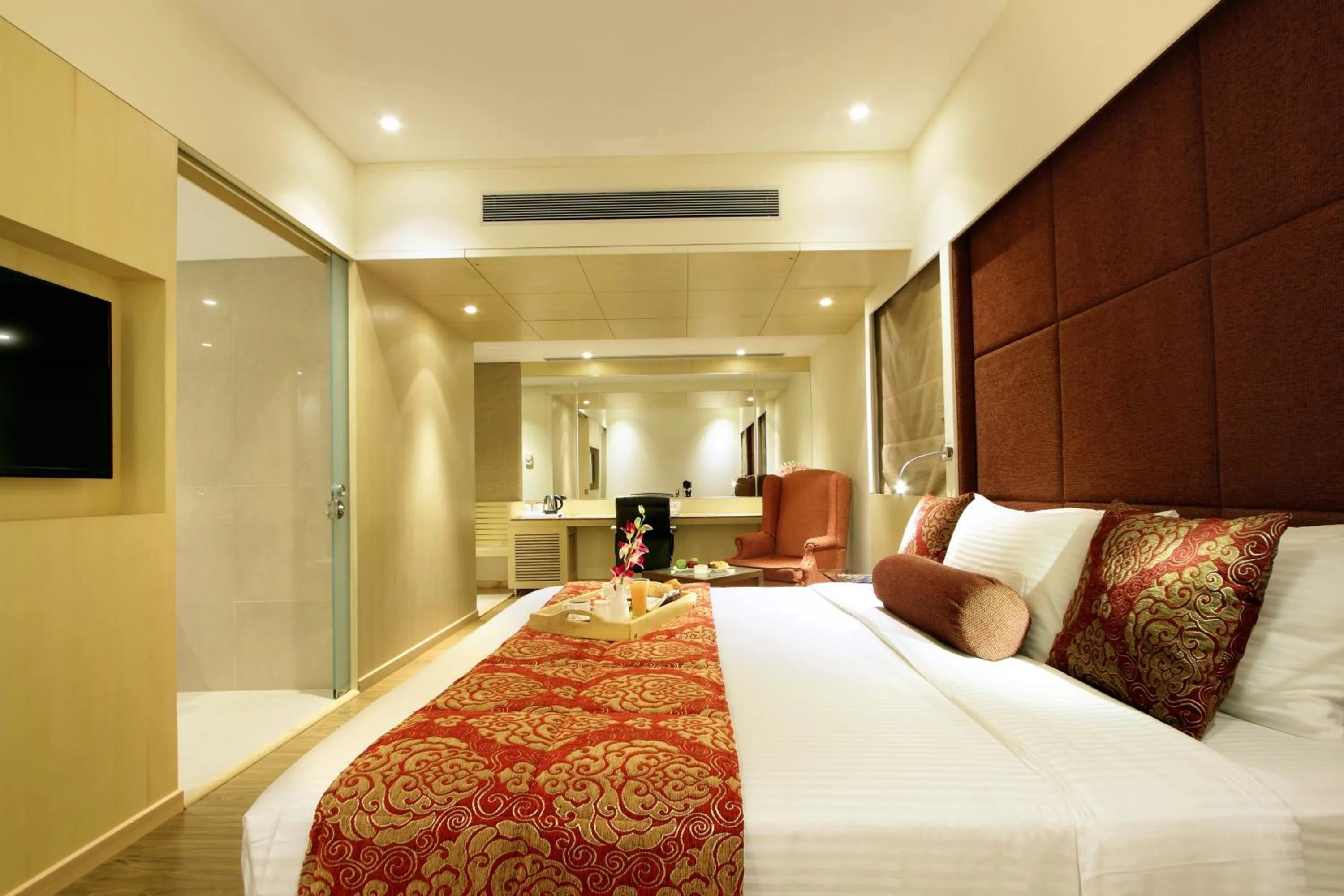 Bed in Hotel Express Towers