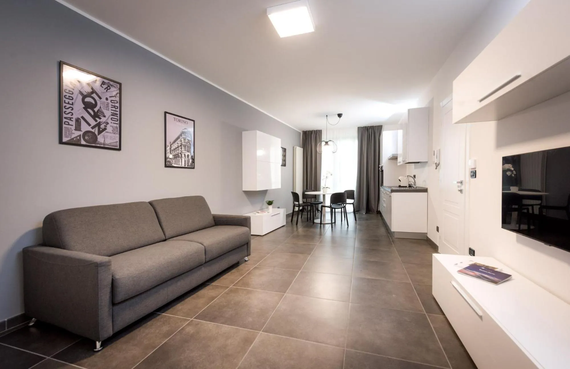 TV and multimedia in TURINHOMETOWN Residence Apartments