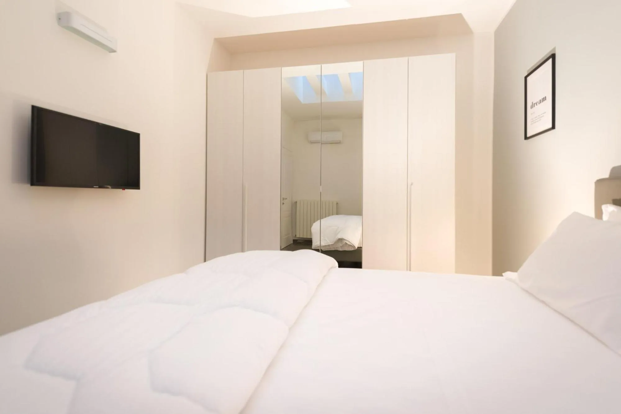 Bed in TURINHOMETOWN Residence Apartments