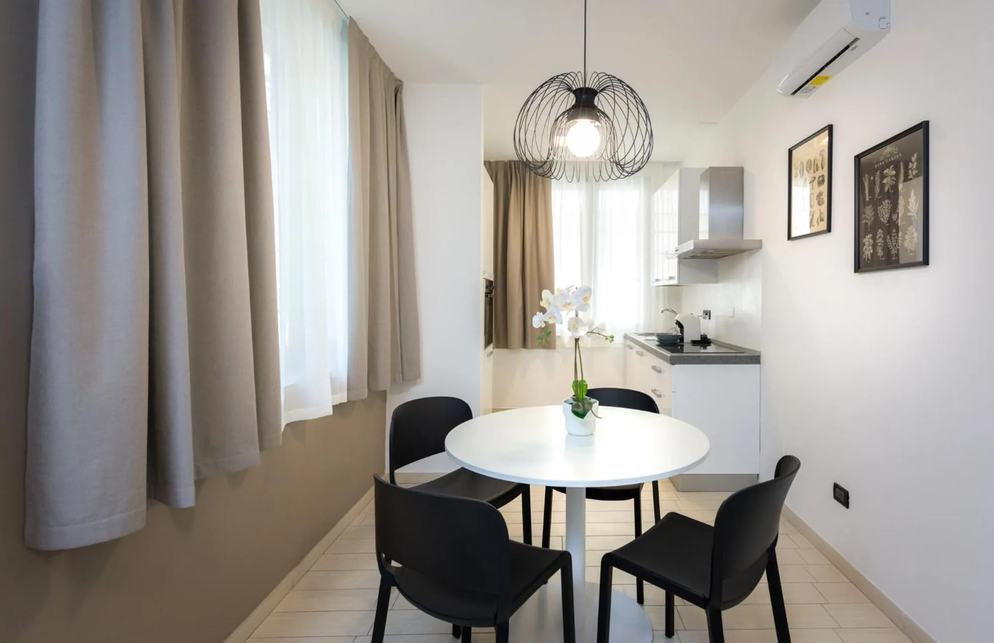 Kitchen or kitchenette in TURINHOMETOWN Residence Apartments