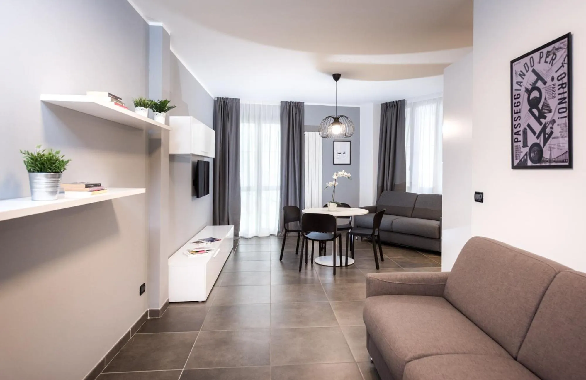 TV and multimedia in TURINHOMETOWN Residence Apartments