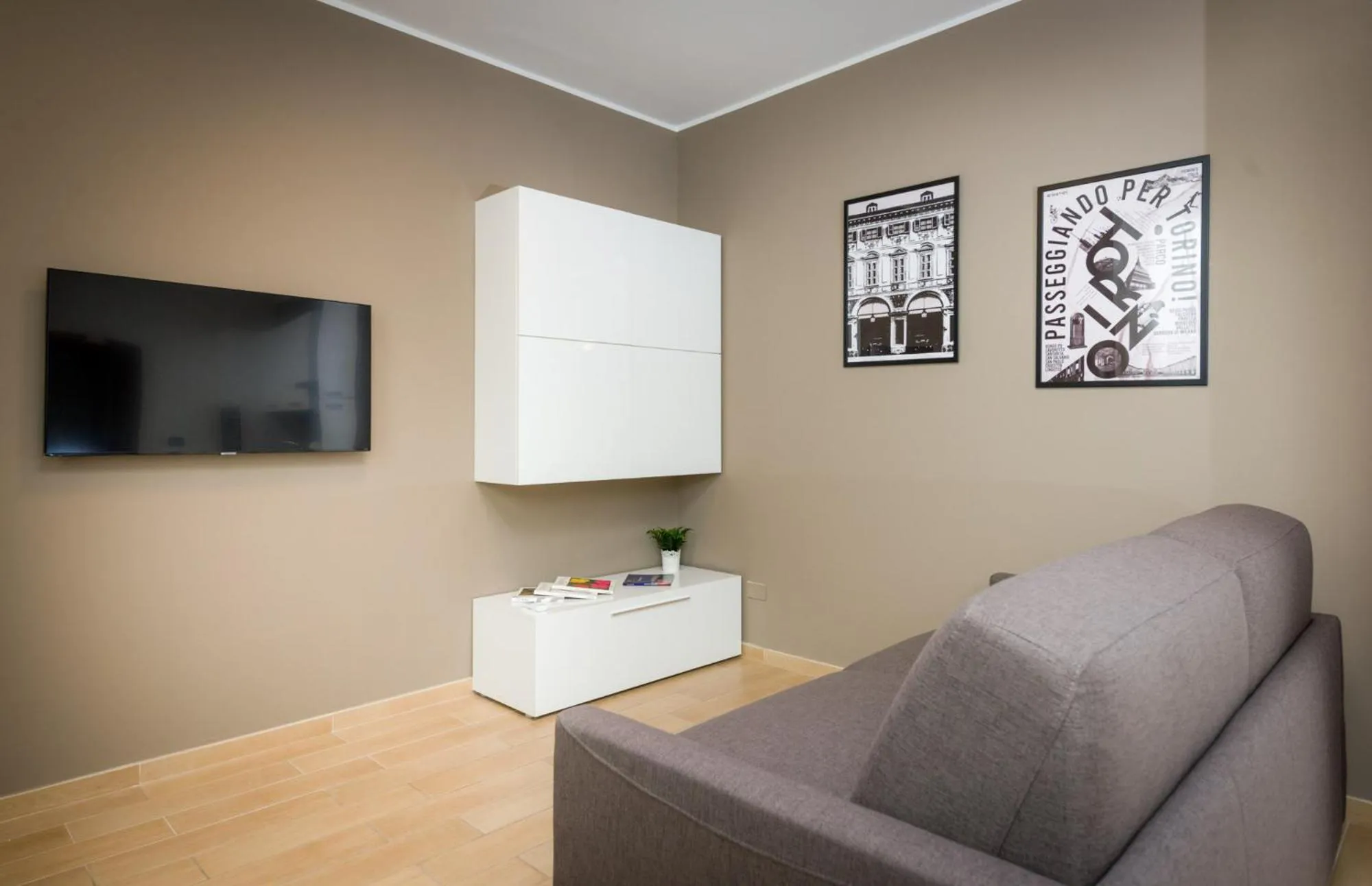 TV and multimedia in TURINHOMETOWN Residence Apartments