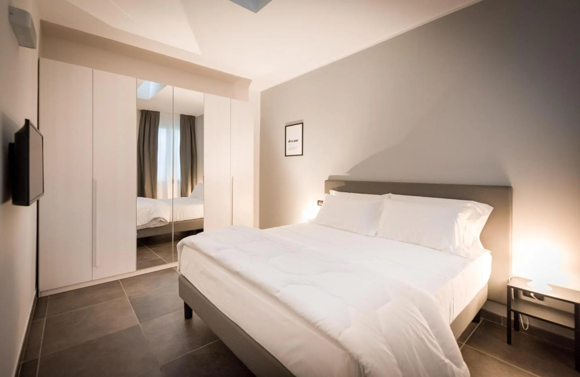 Bed in TURINHOMETOWN Residence Apartments