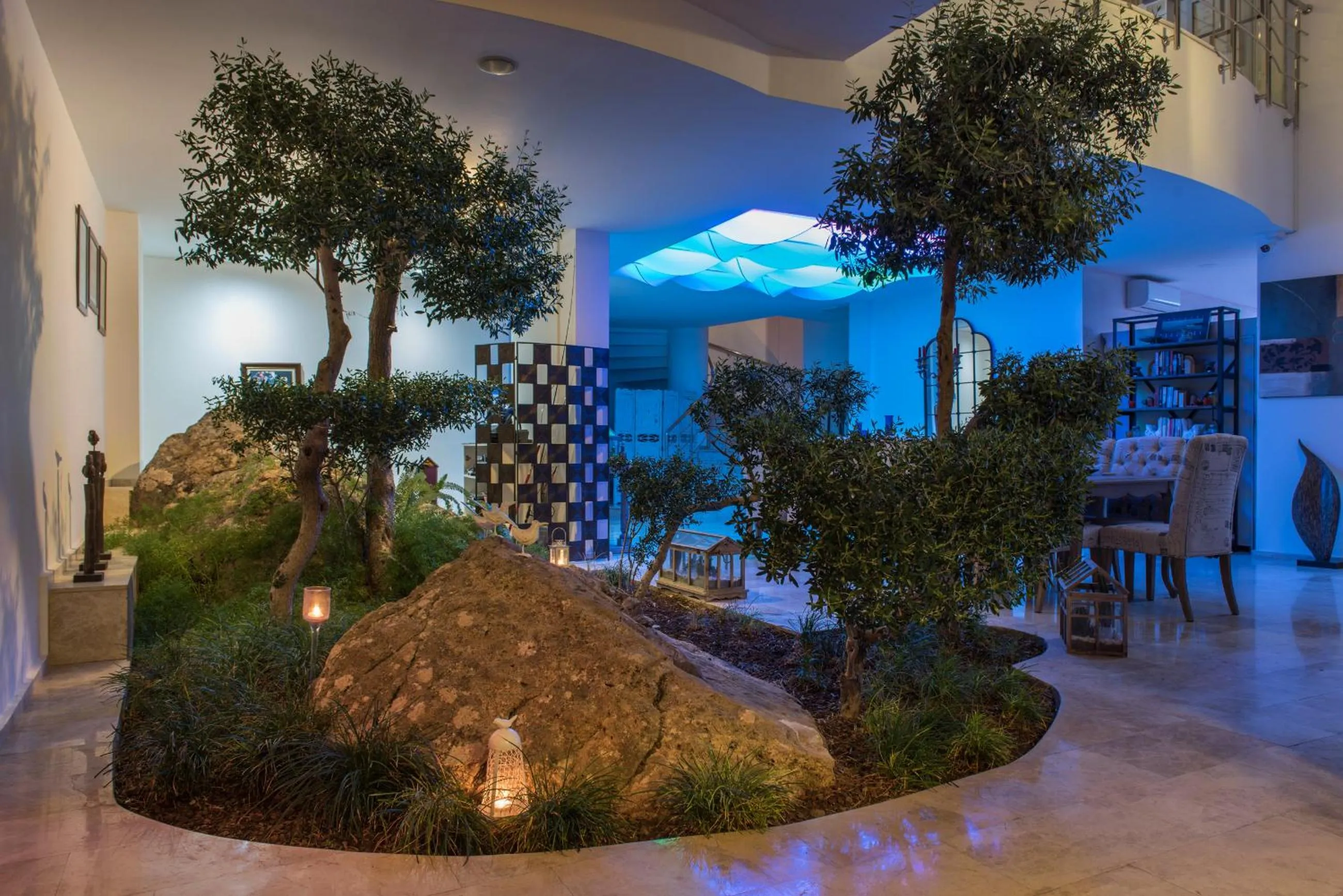 Communal lounge/ TV room in Yalicapkini Boutique Hotel