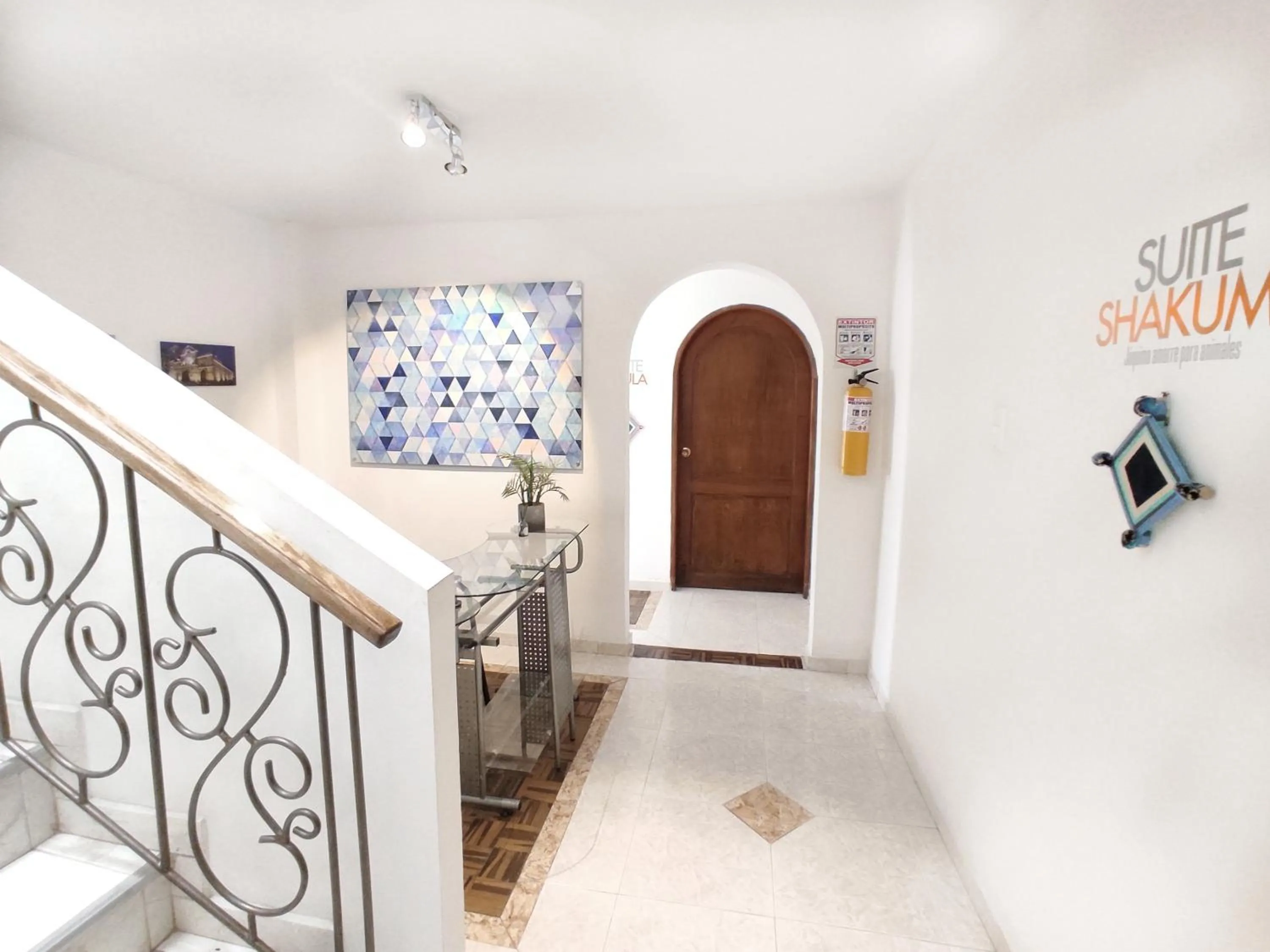 Shopping Area, Bed in Walena Hotel