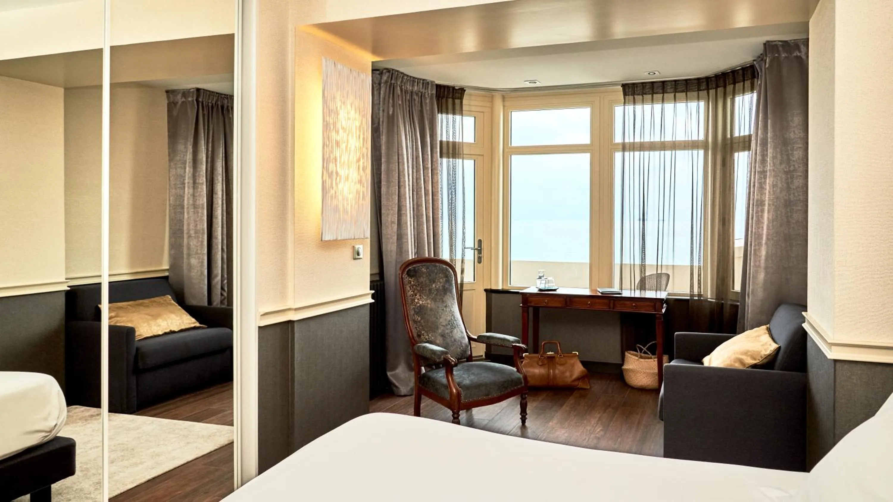 Photo of the whole room, Bed in Hôtel Le Beaufort