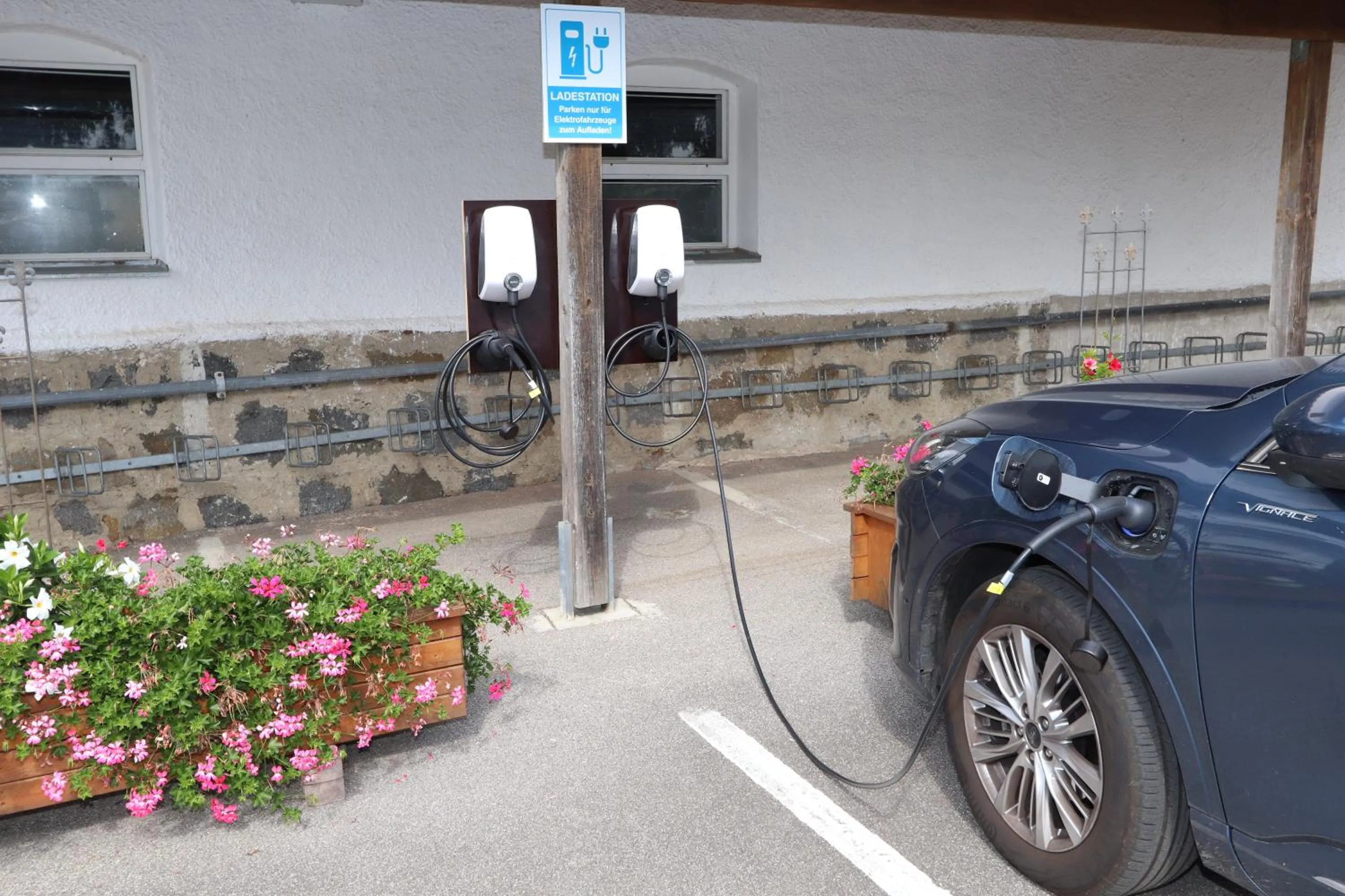 Parking in Hotel Pension Fent