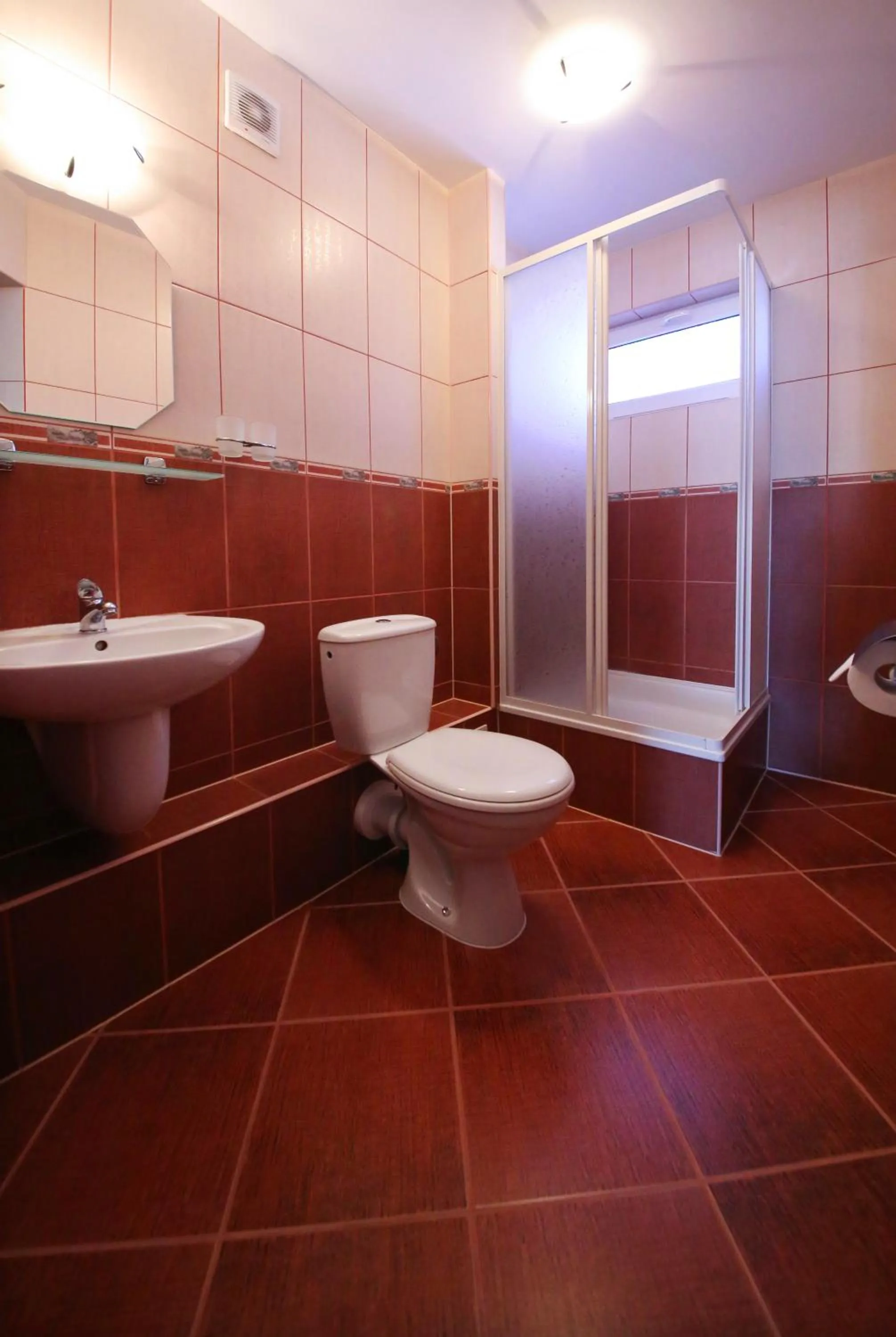 Shower in Willa Mona