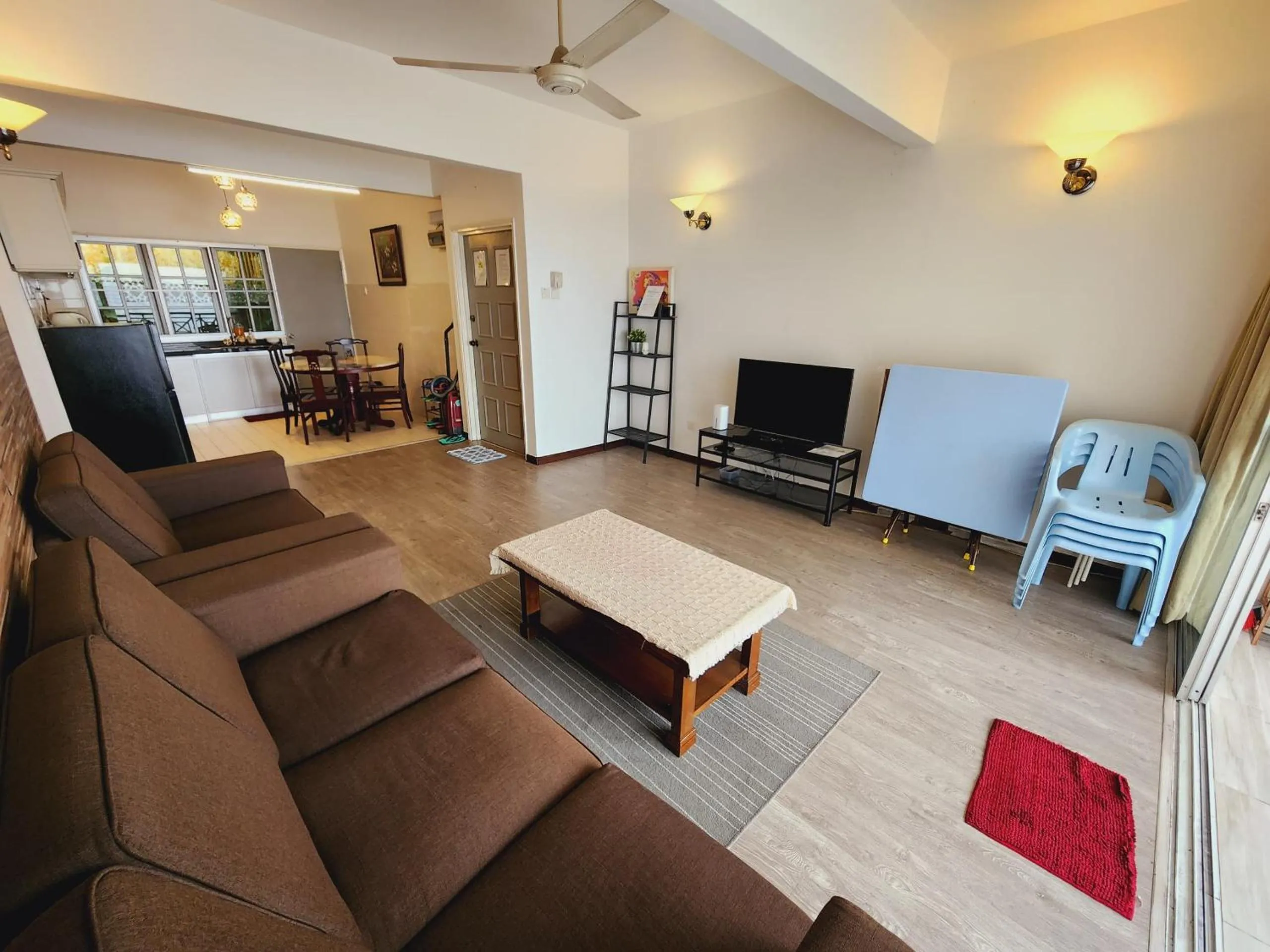 TV and multimedia in Little England B5-2 Fraser Panorama