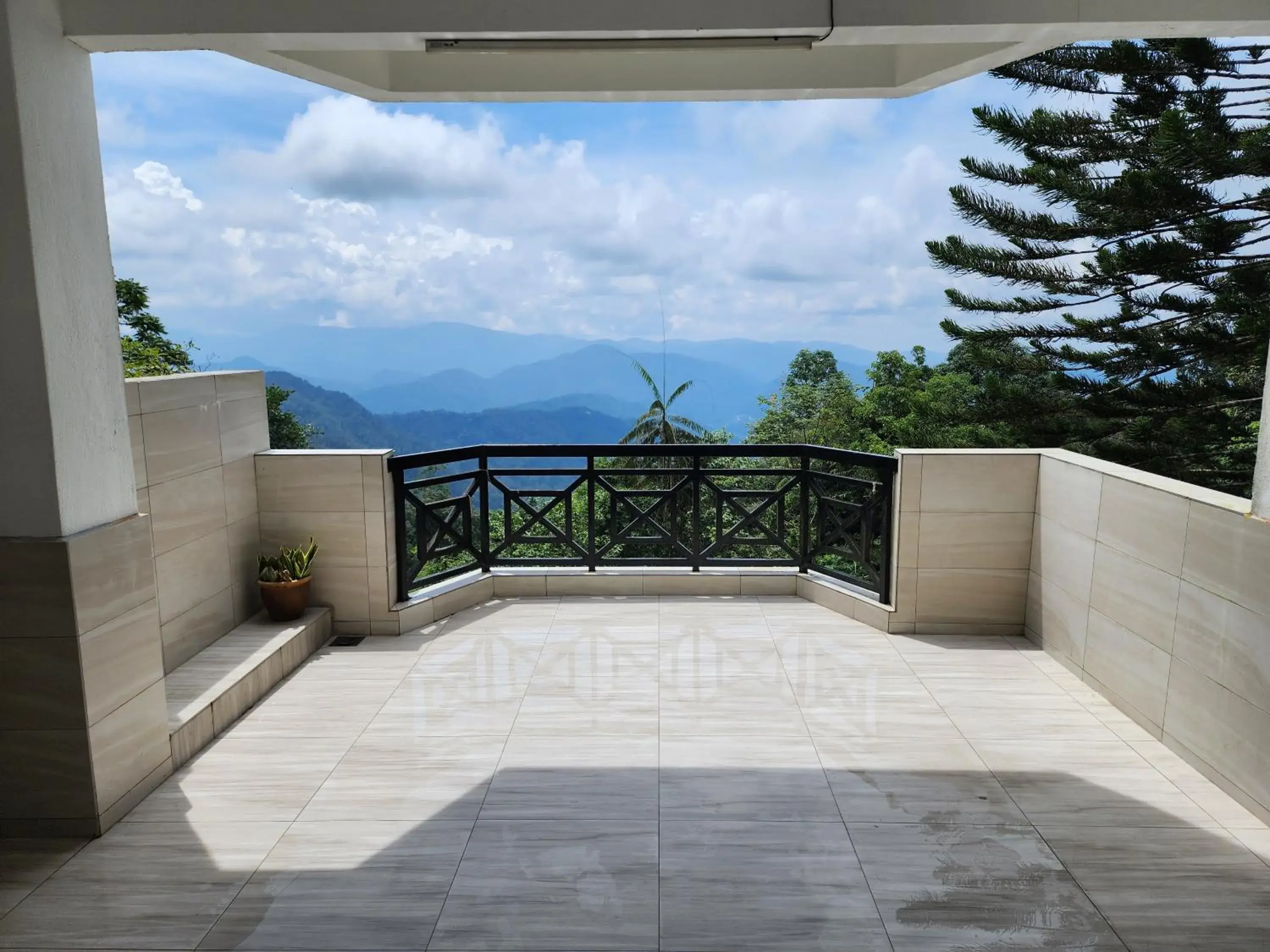 Little England B5 - Fraser Panorama Little England B5 - Fraser Panorama