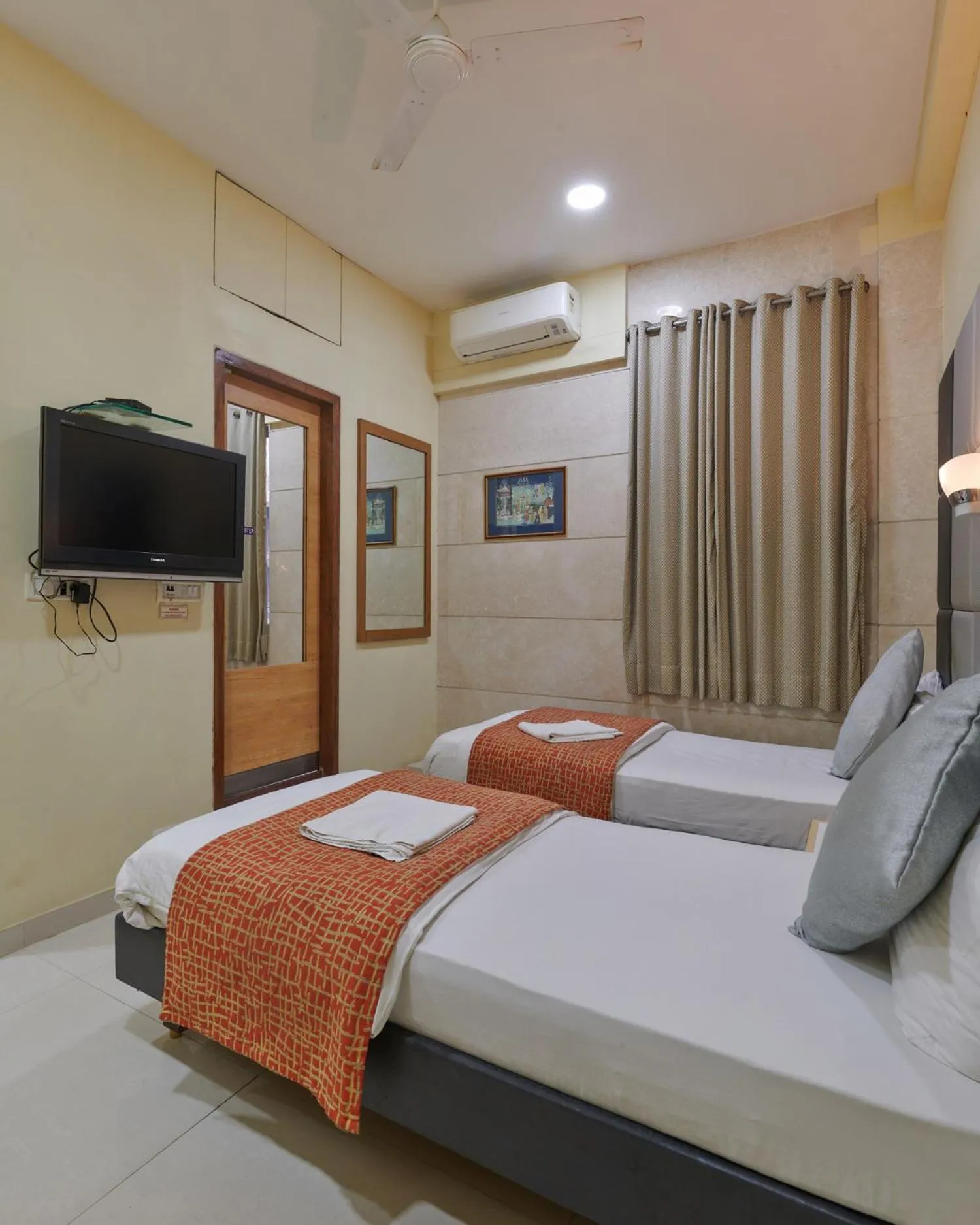 Bed in Bentley Hotel Marine Drive