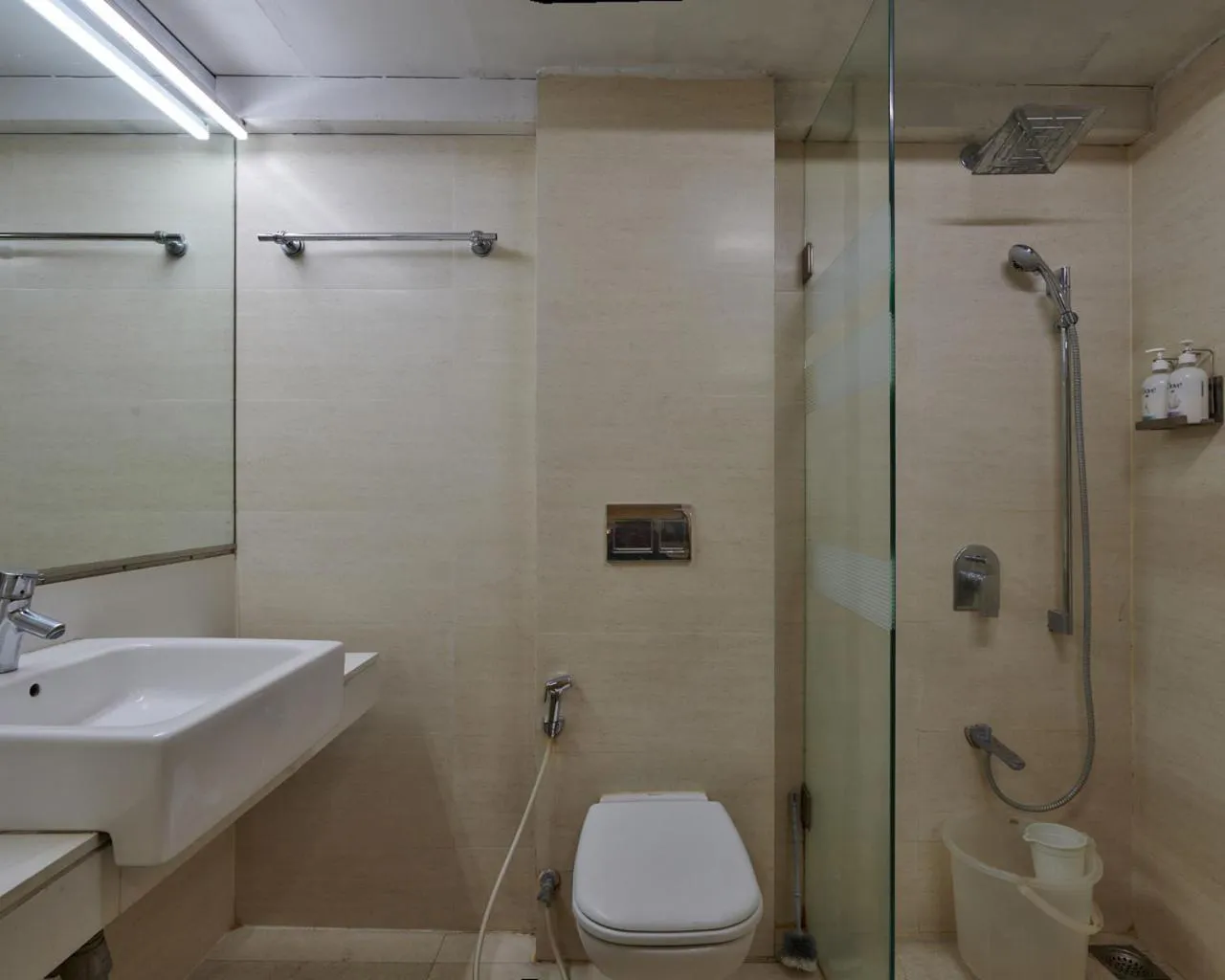 Bathroom in Bentley Hotel Marine Drive