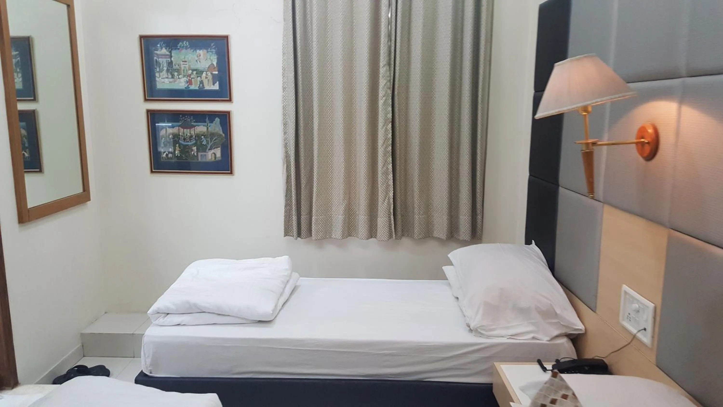 Bed in Bentley Hotel Marine Drive