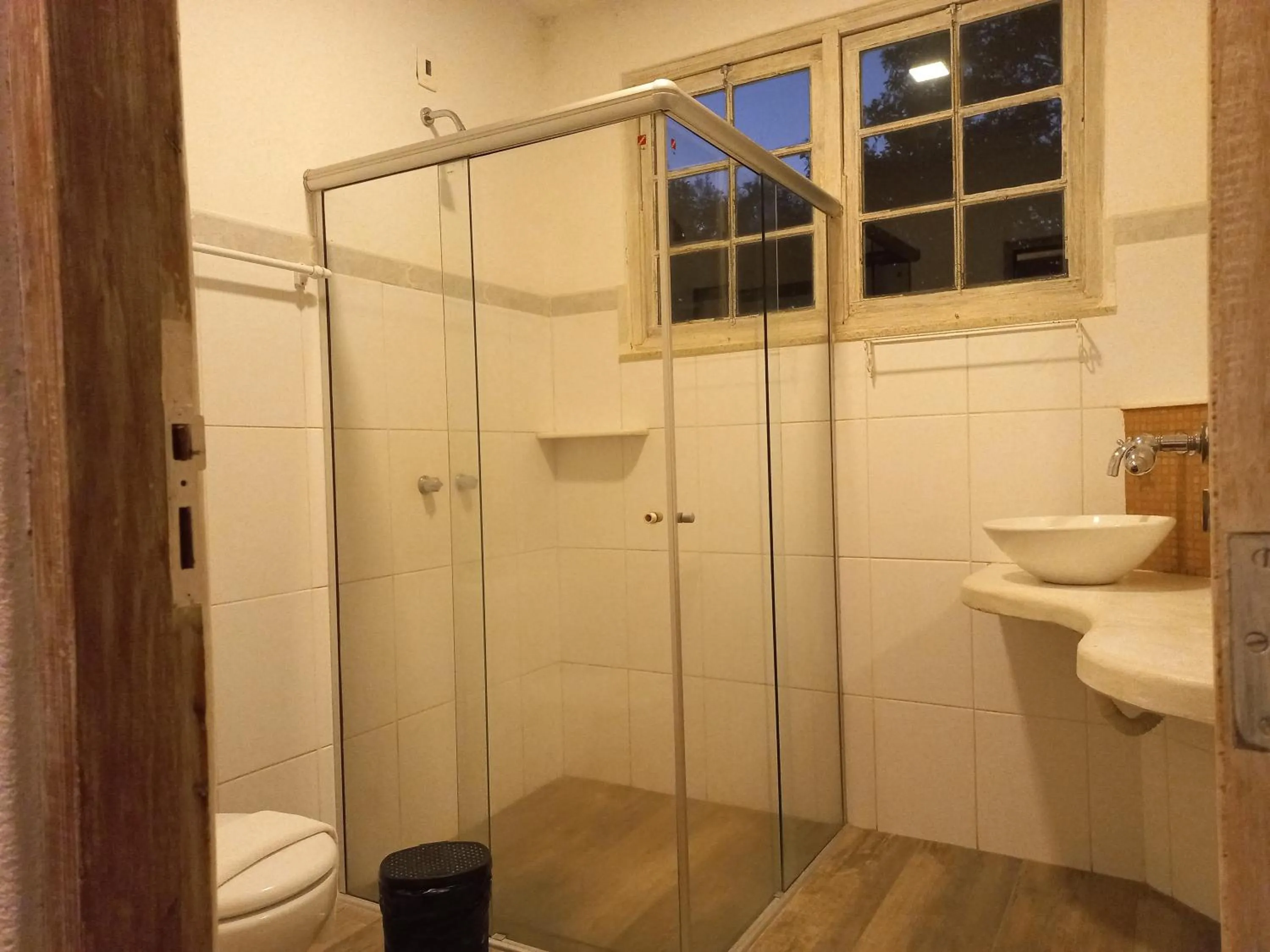 Shower in Pousada Cantares