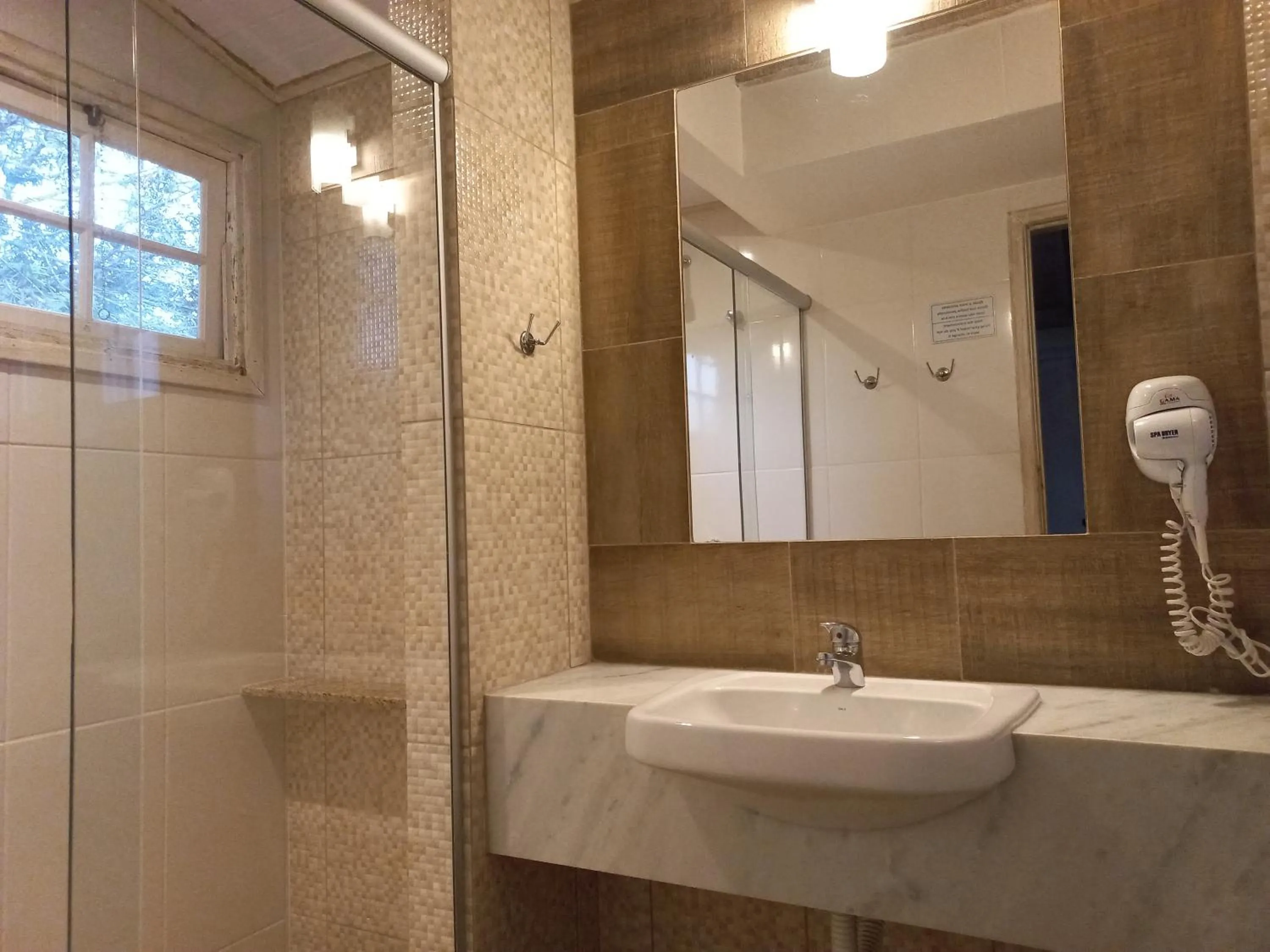 Bathroom in Pousada Cantares