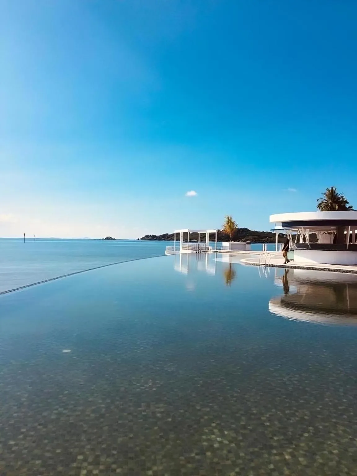 Swimming pool in Doulos Phos The Ship Hotel