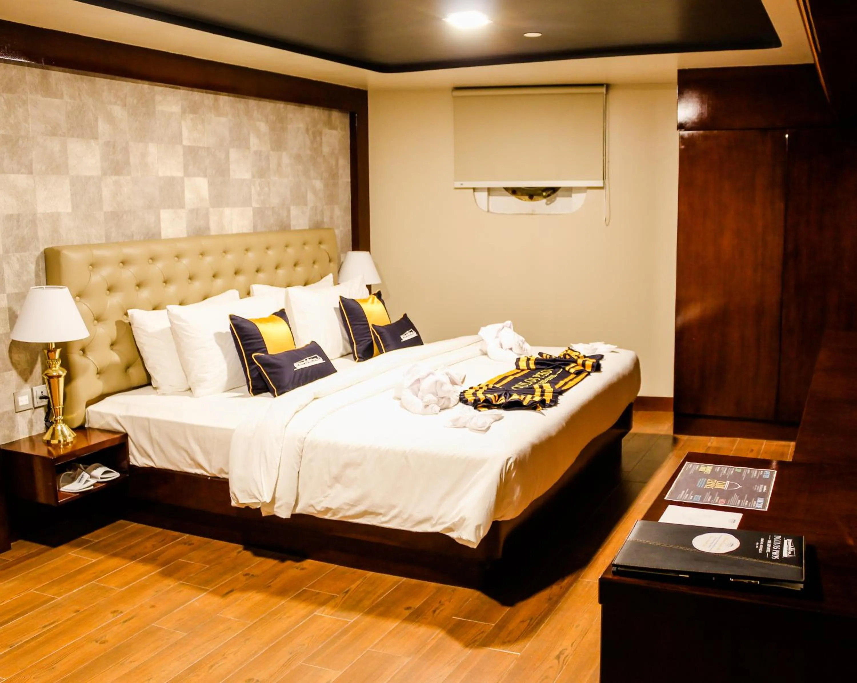 VIP, Bed in Doulos Phos The Ship Hotel