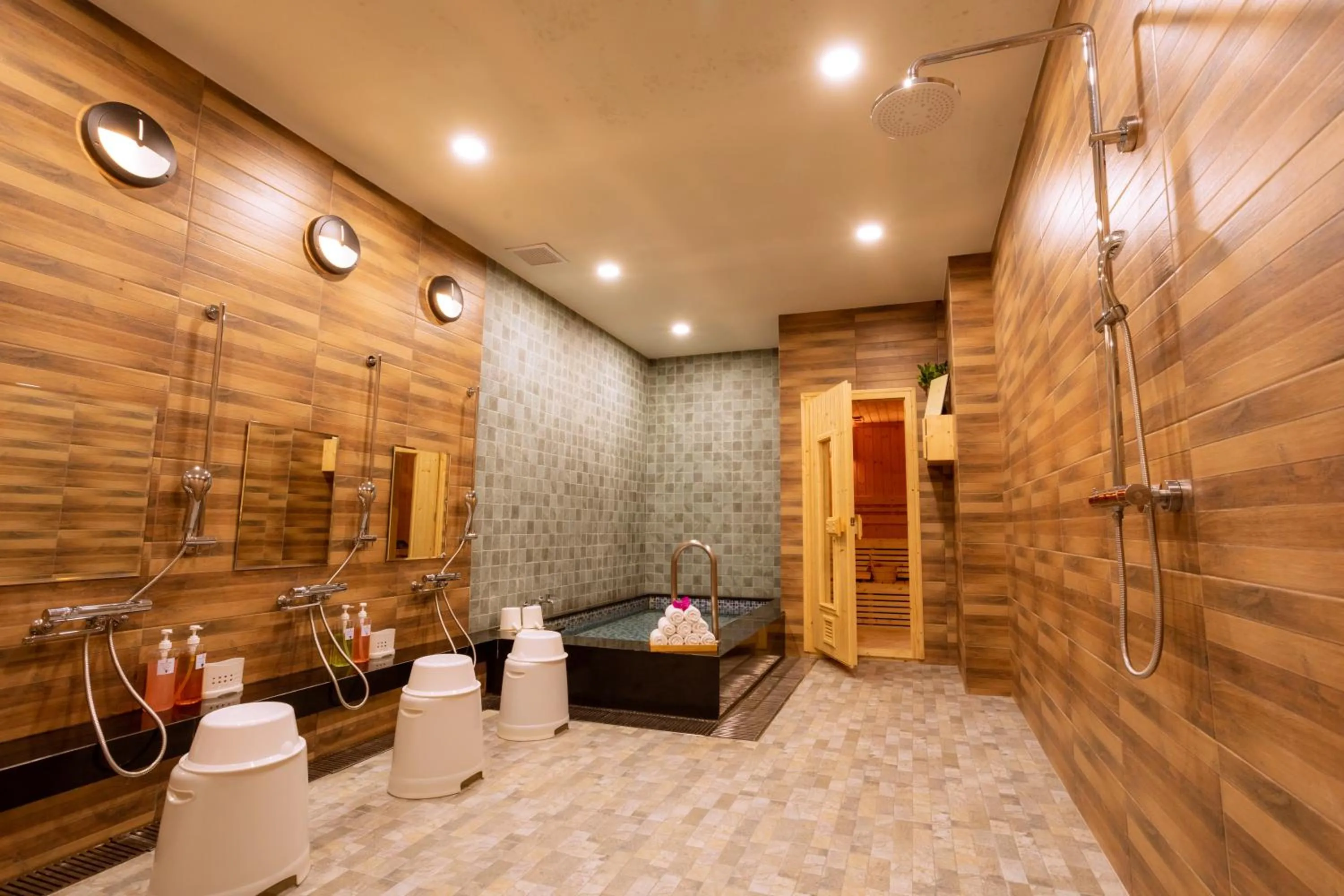 Public Bath in Hotel Kuretakeso Thailand Sriracha - SHA Extra Plus