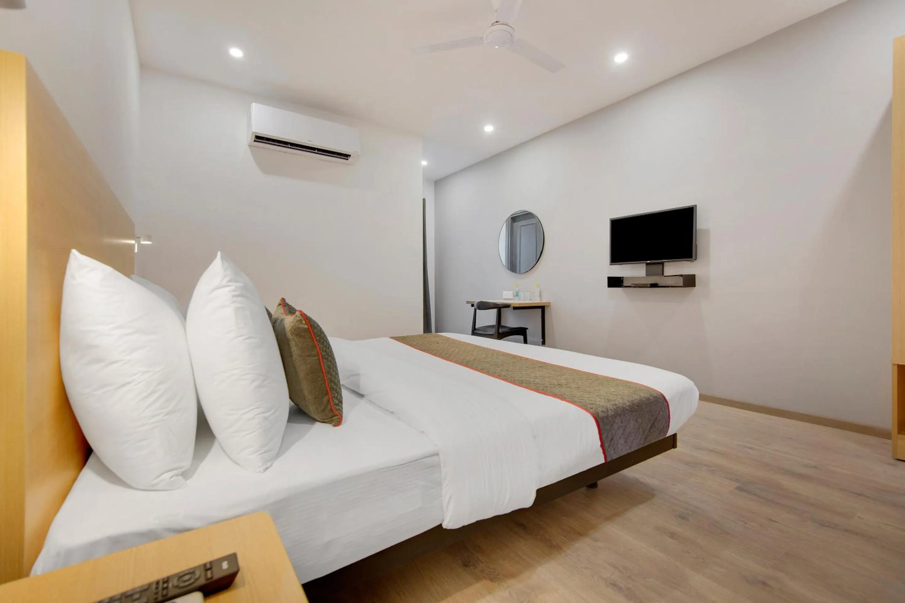 Bedroom, Bed in Super Townhouse 204 Sector 49 Near Logix city centre