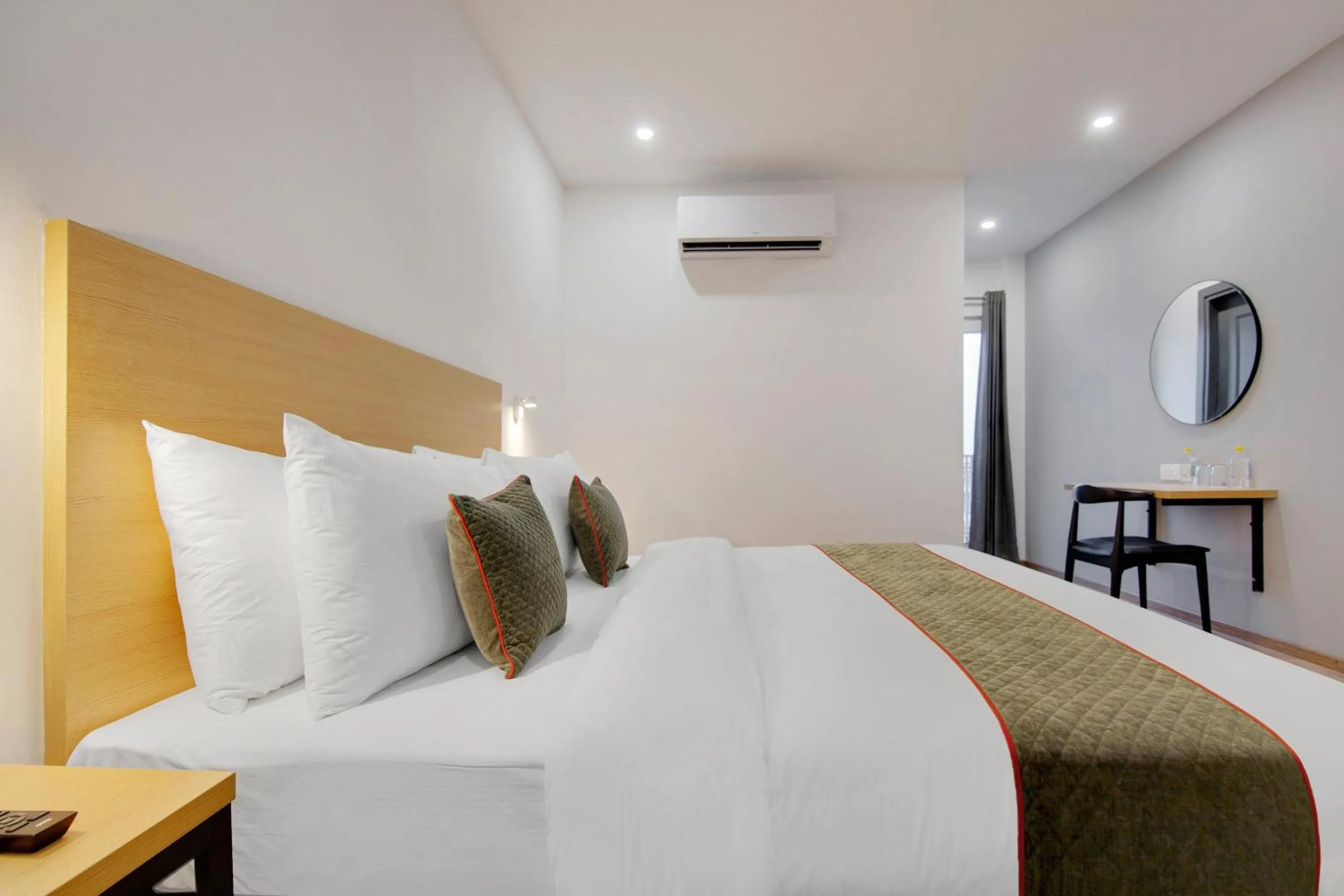 Bedroom, Bed in Super Townhouse 204 Sector 49 Near Logix city centre