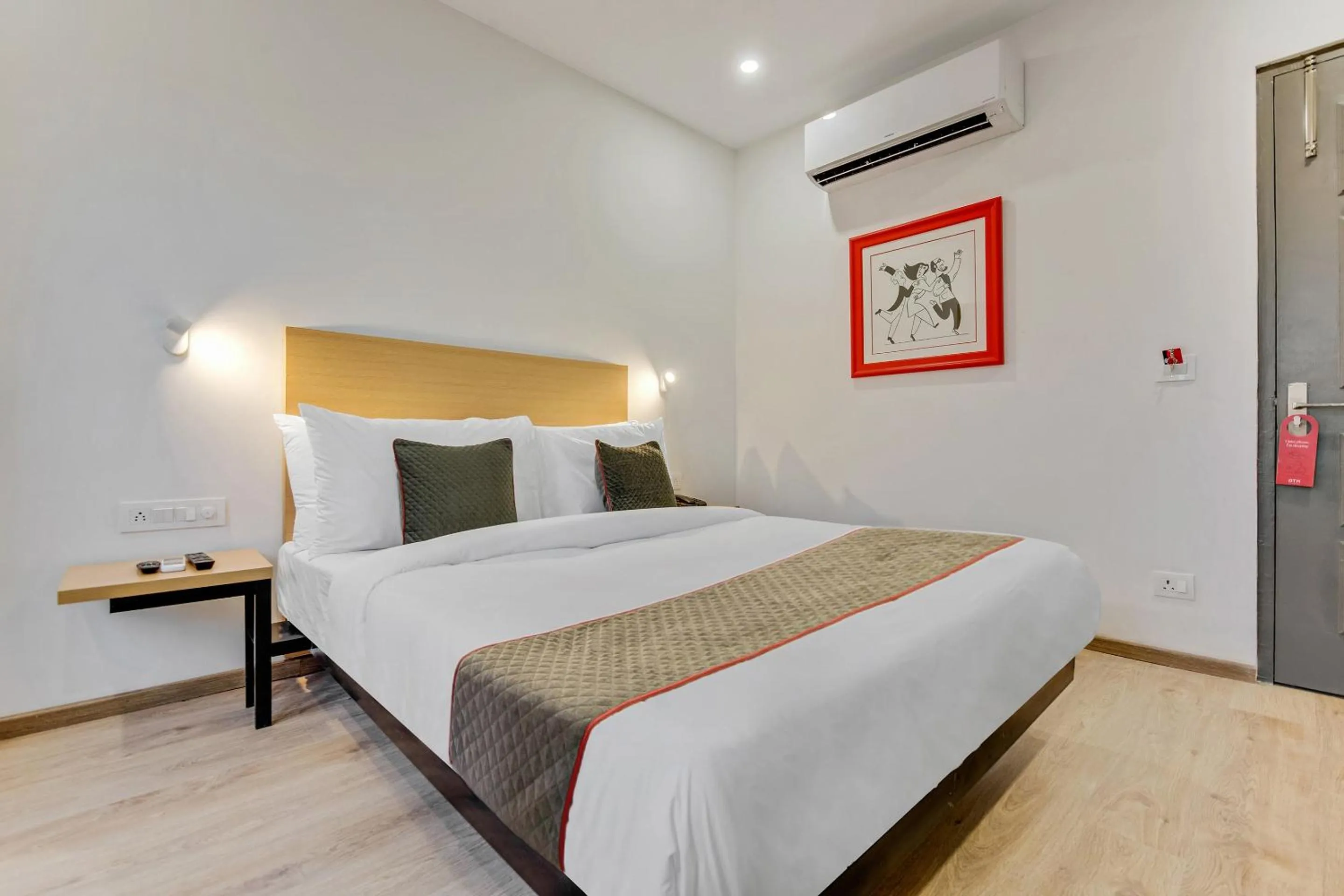 Bedroom, Bed in Super Townhouse 204 Sector 49 Near Logix city centre