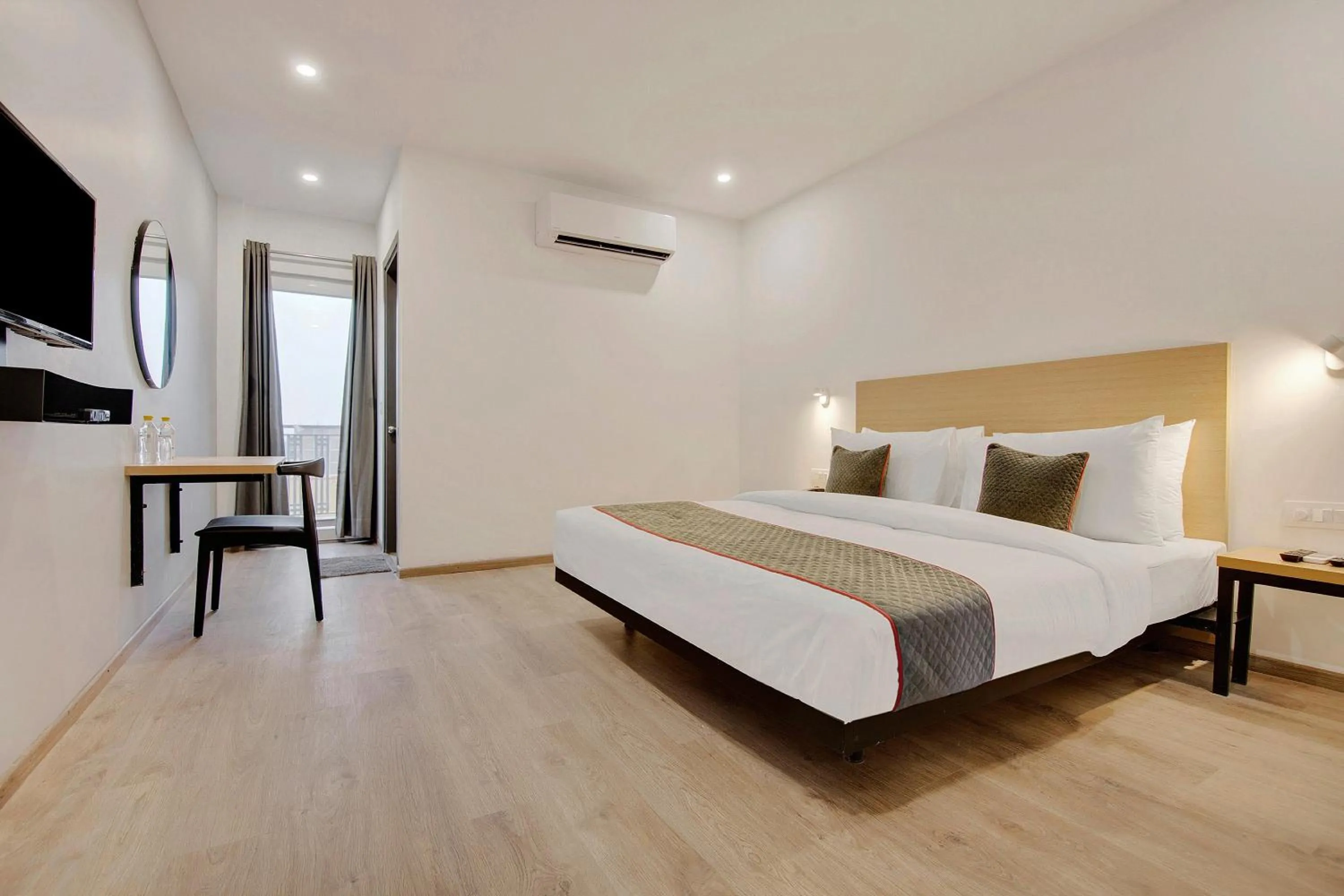 Other, Bed in Super Townhouse 204 Sector 49 Near Logix city centre