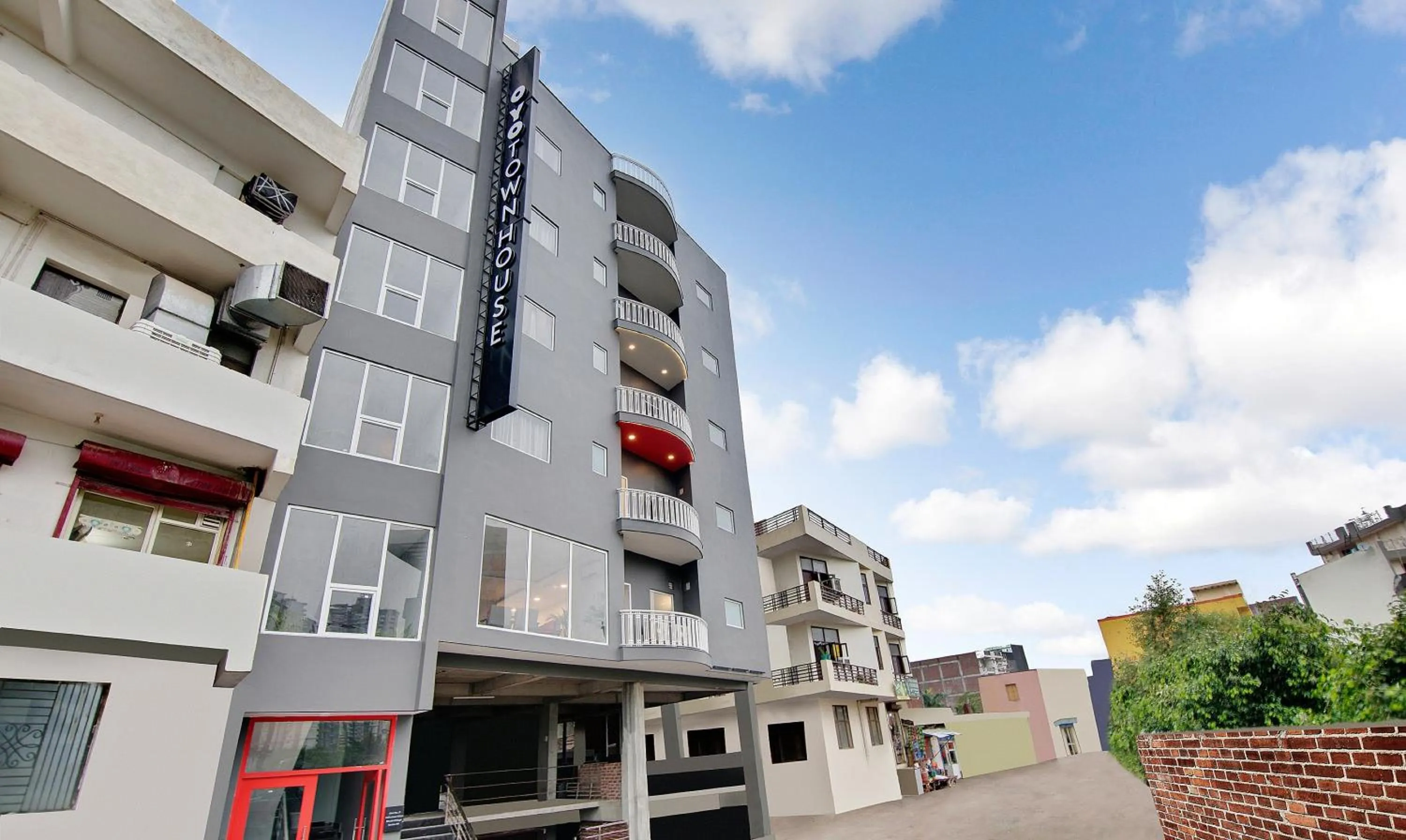 Facade/entrance in Super Townhouse 204 Sector 49 Near Logix city centre