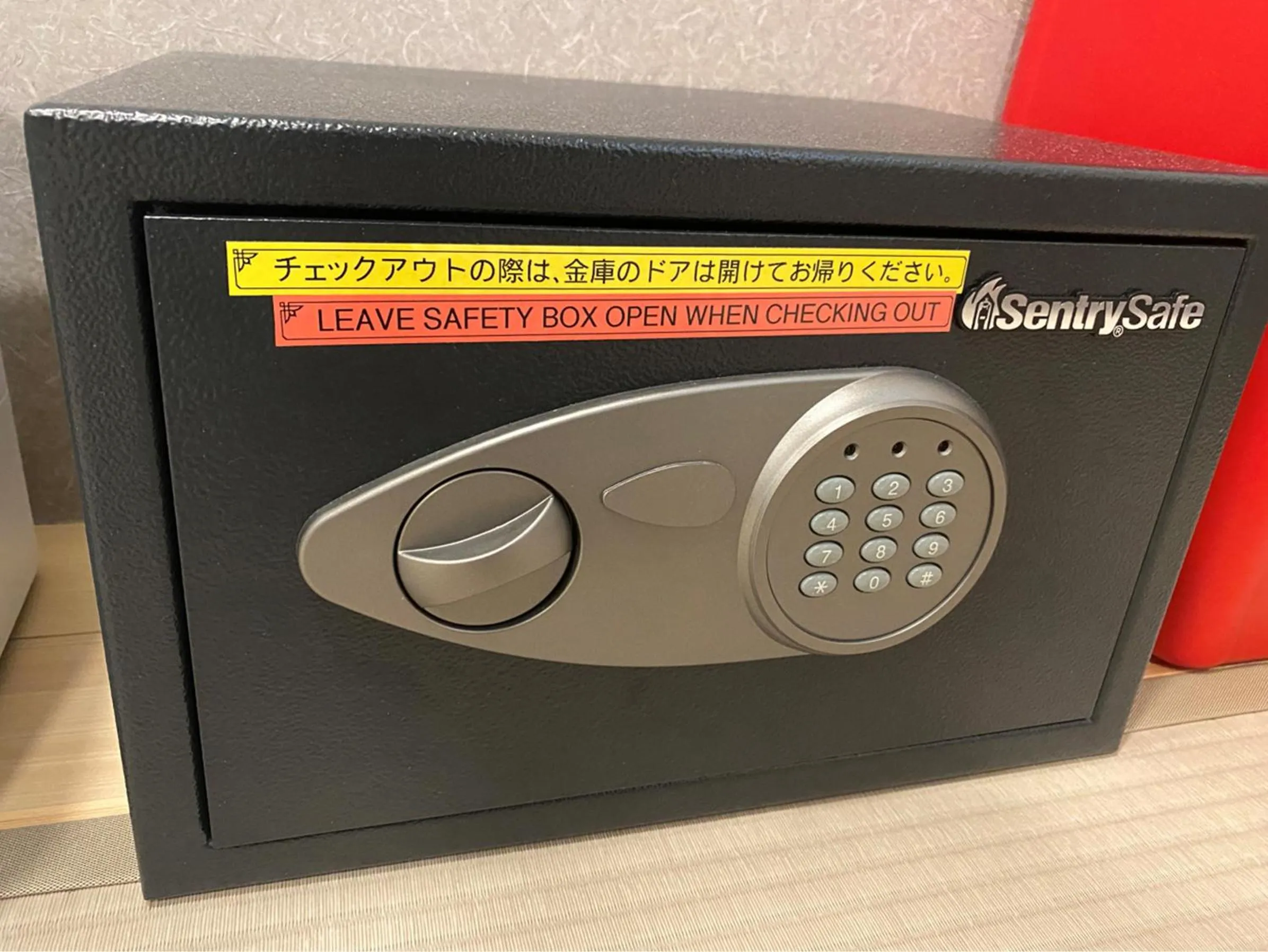 safe in Wild Cherry Blossom-HOSTEL,TOKYO KOGANEI-