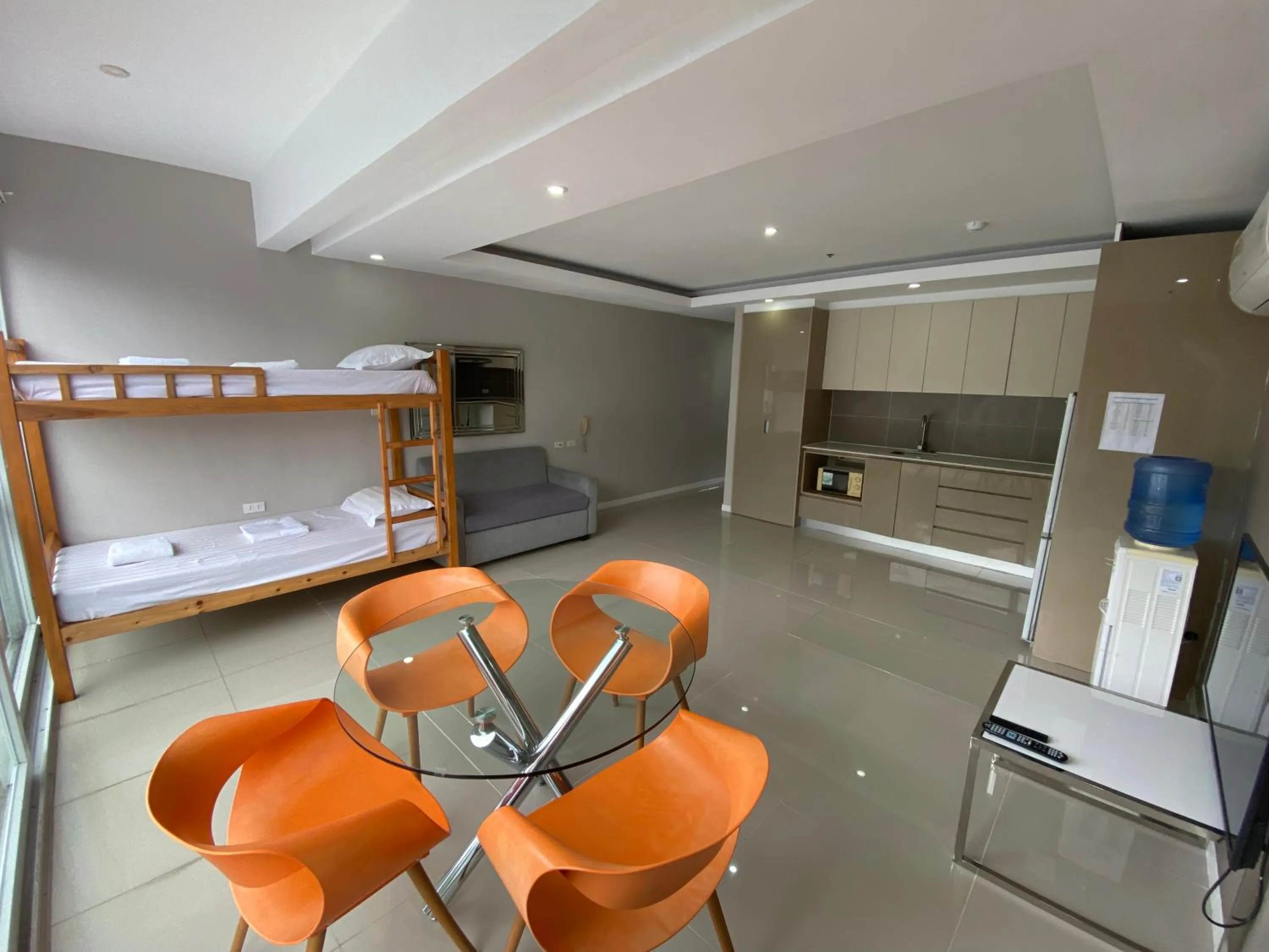 Chequers Suites Subic Bay