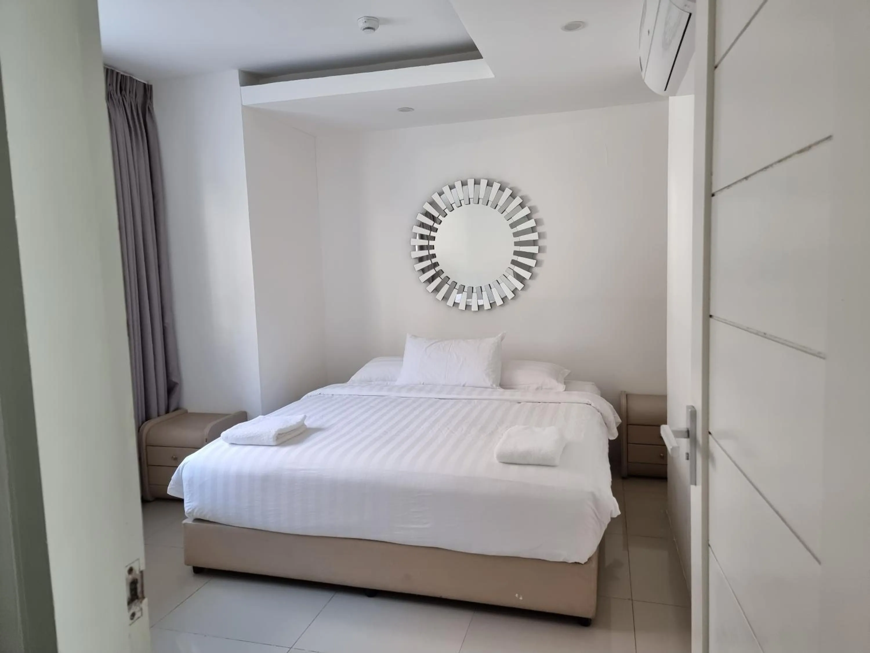 Bed in Chequers Suites Subic Bay