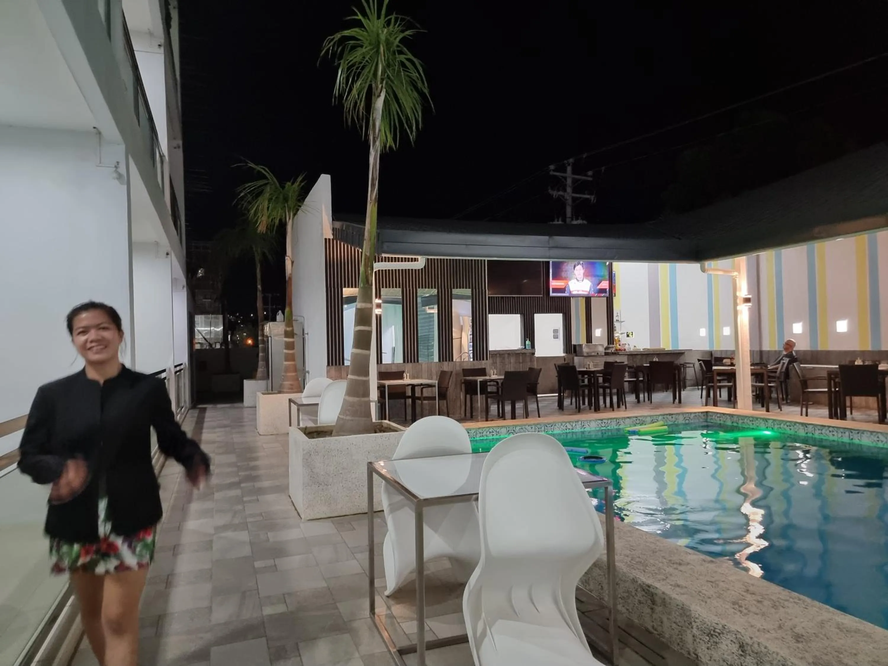 Chequers Suites Subic Bay